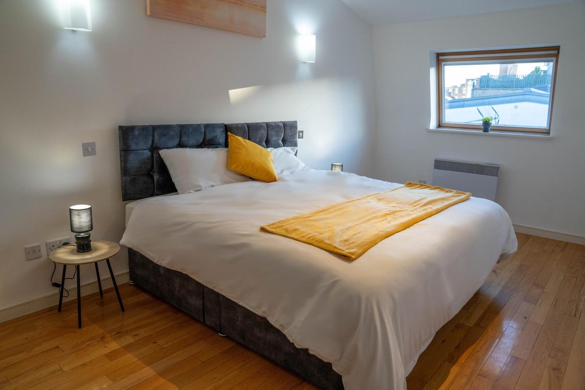 Modern & Bright Penthouse In Angel * Londen
