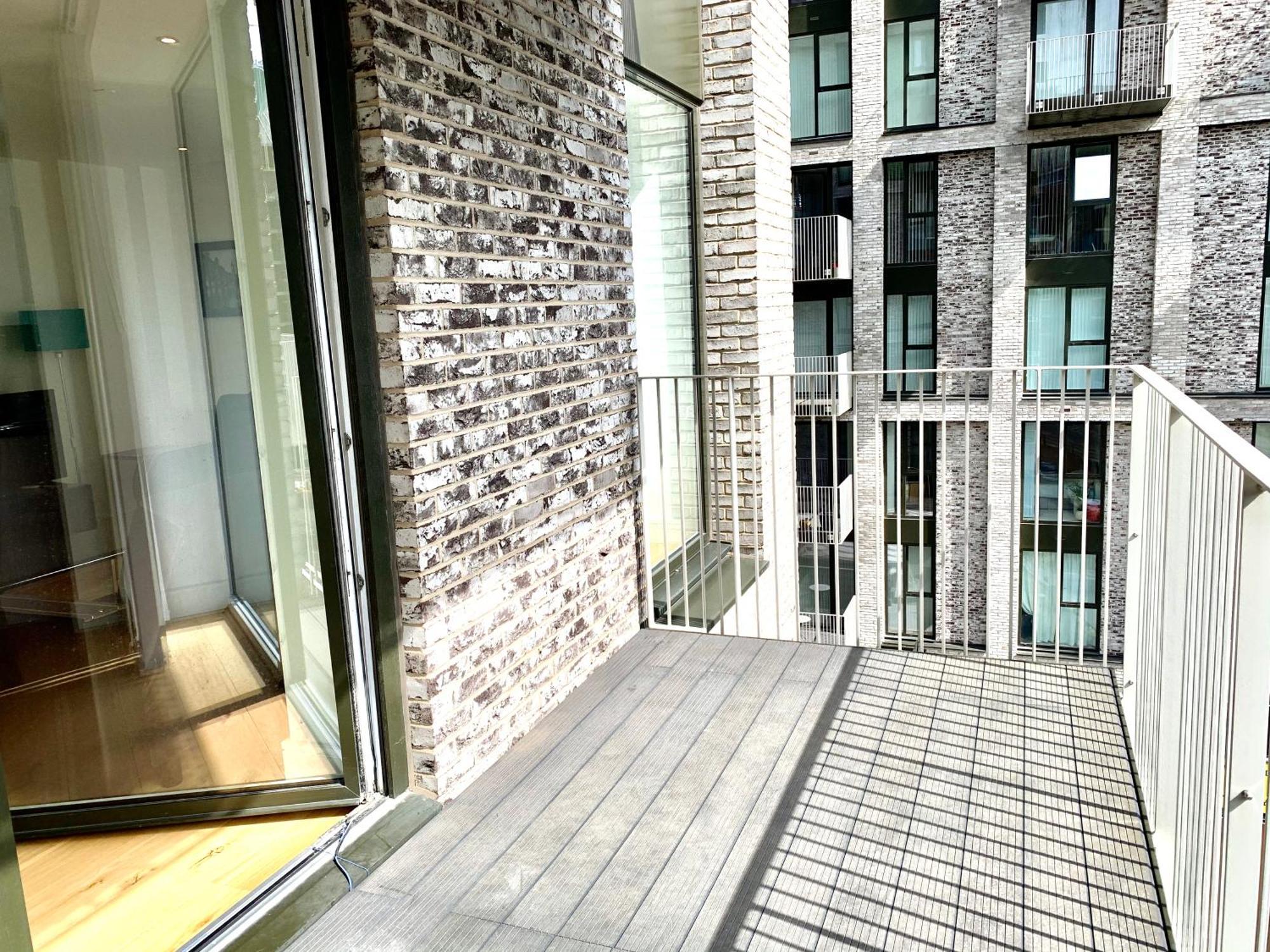 Dockland Excel 2 Bedroom London