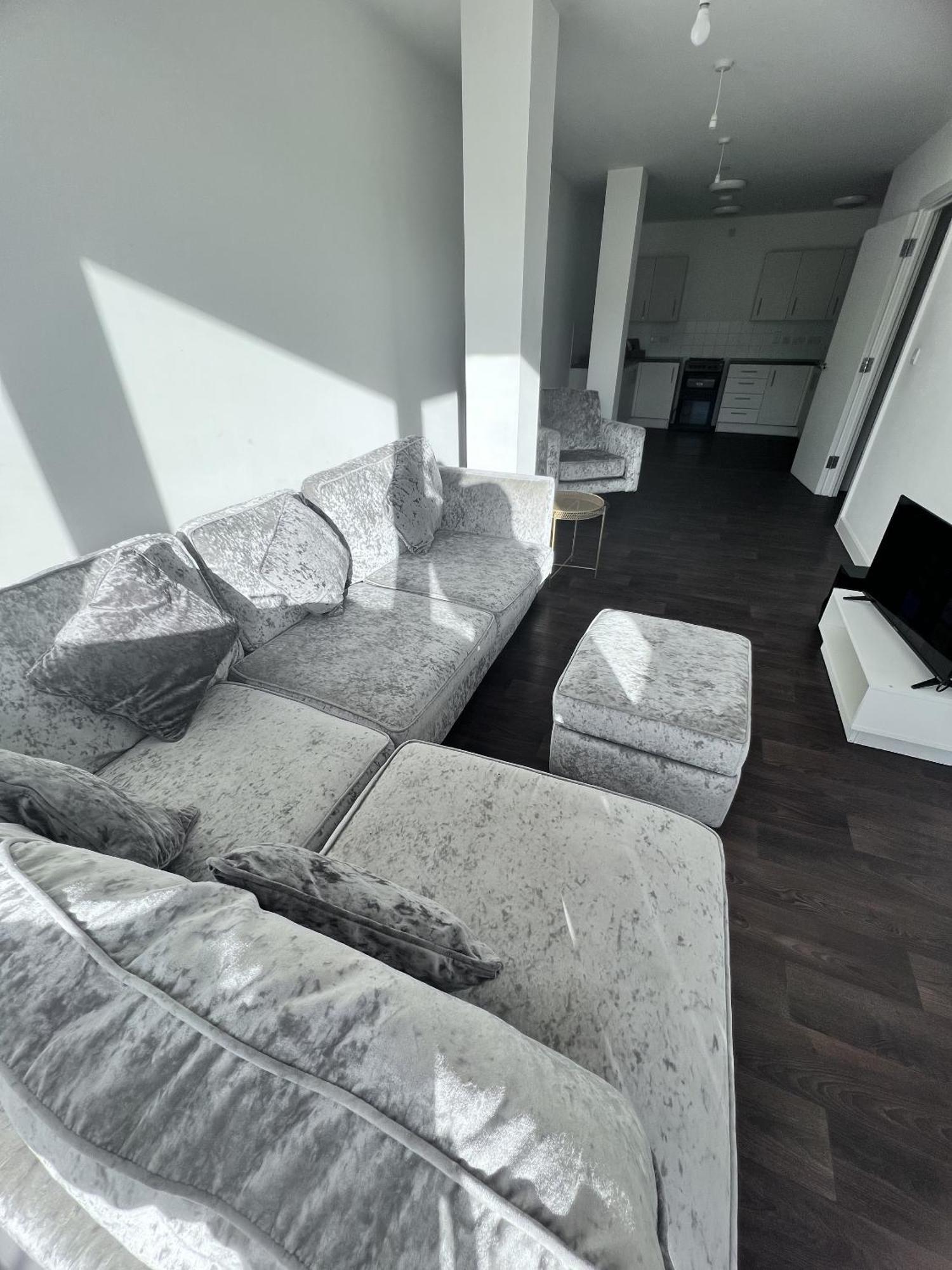 Private Flat In