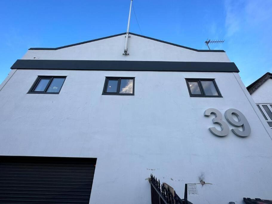 Apartment Beautiful New 2 Bed Flat - 5 August House