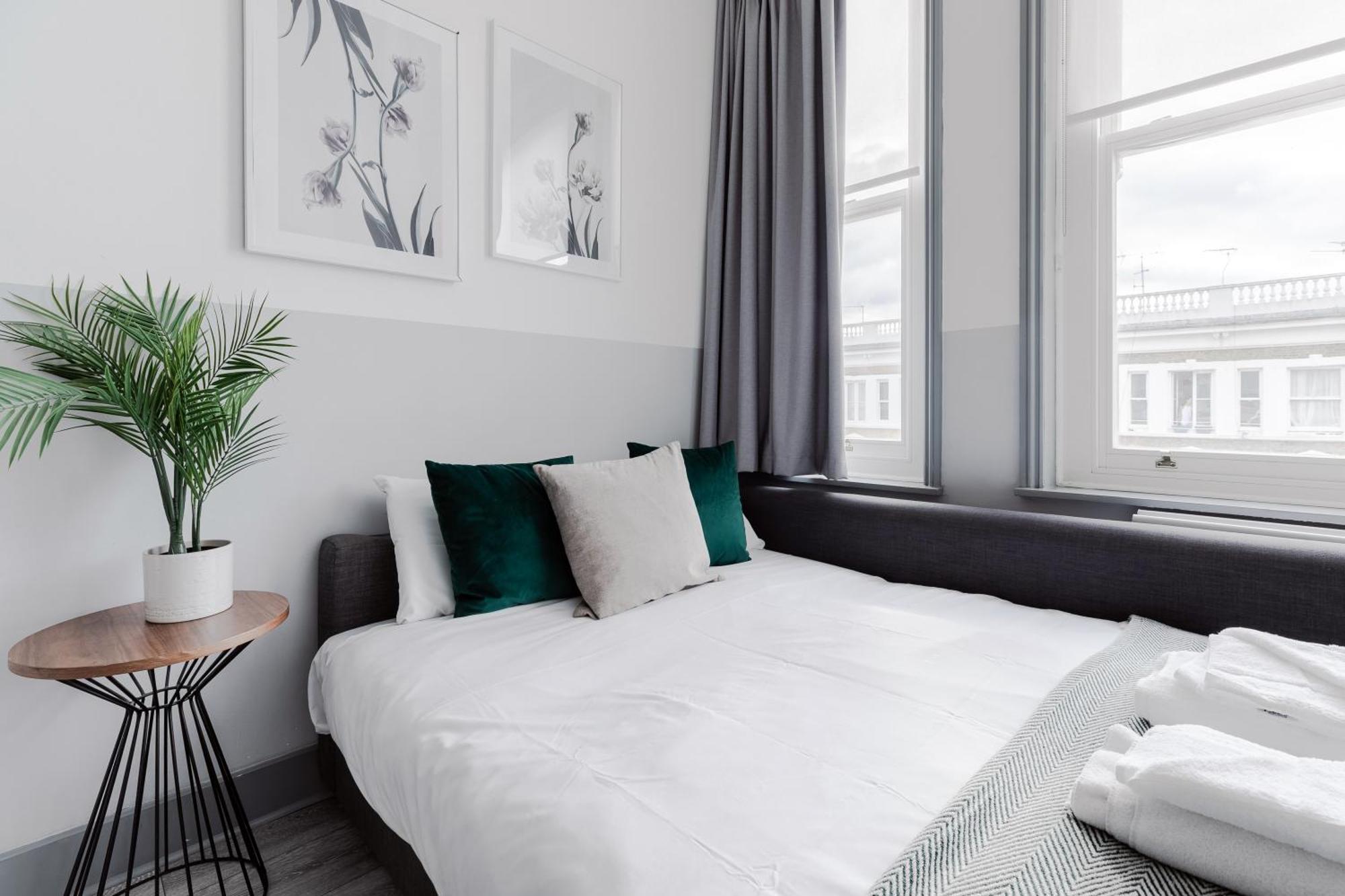 Modern Kensington Apartment