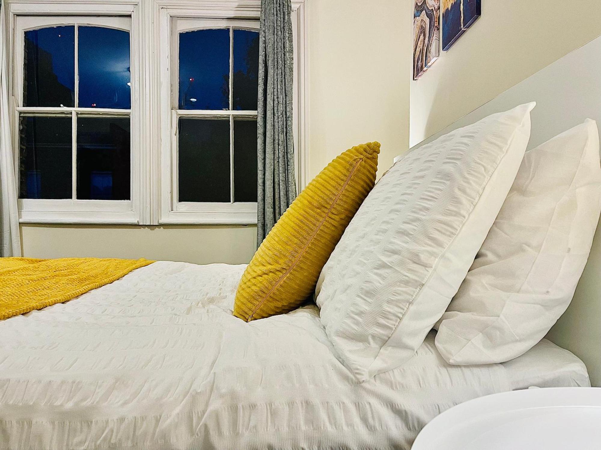2 Bedroom Flat In Appartement