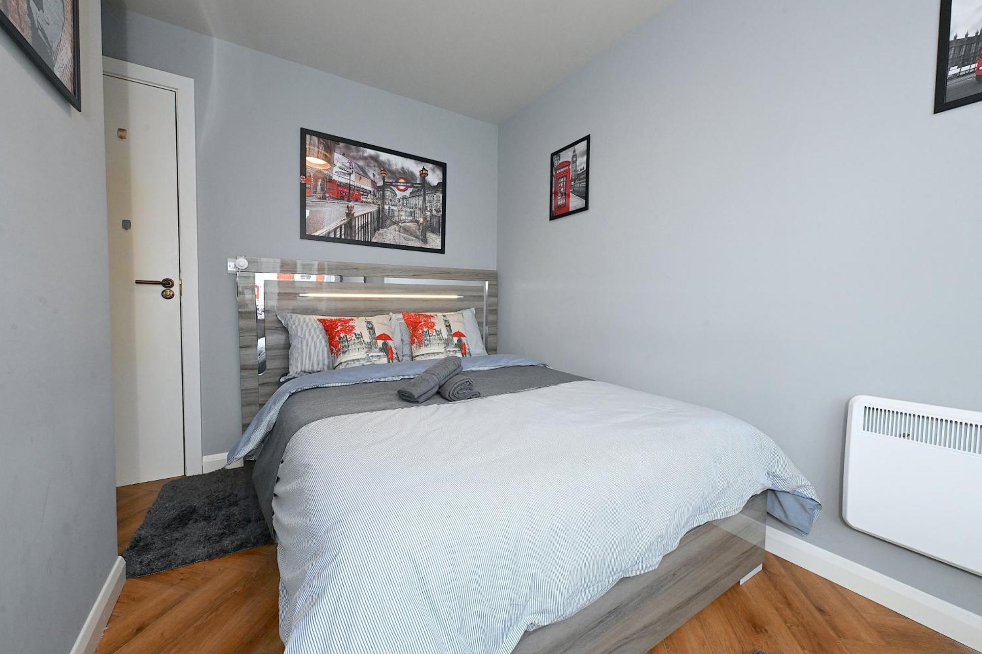 Appartement 2 Bedroom Flat In Wood Piccadilly Line Londres