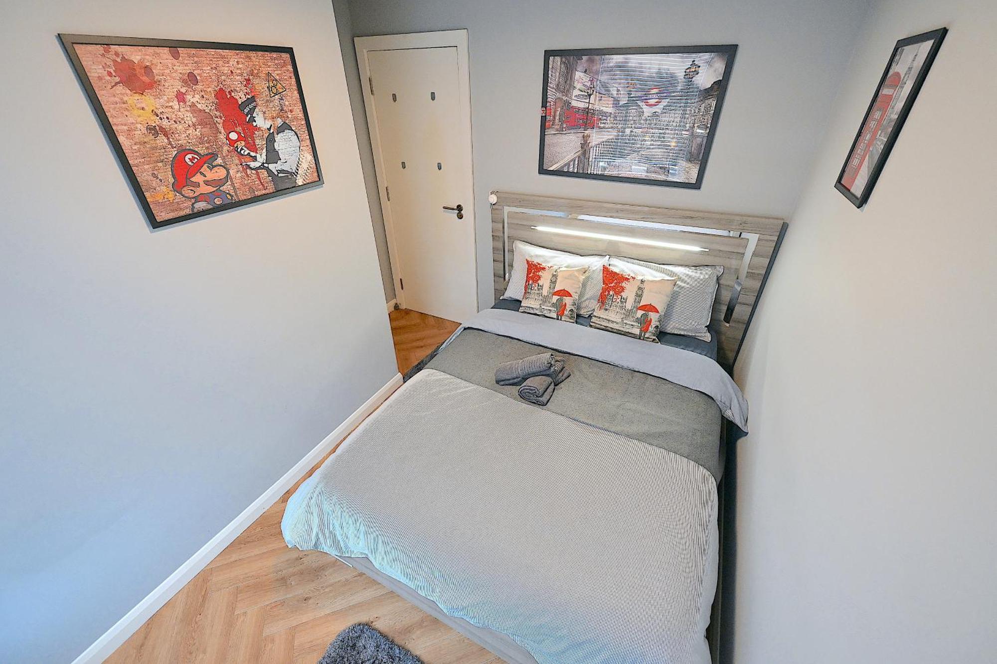 Appartement 2 Bedroom Flat In Wood Piccadilly Line Londres