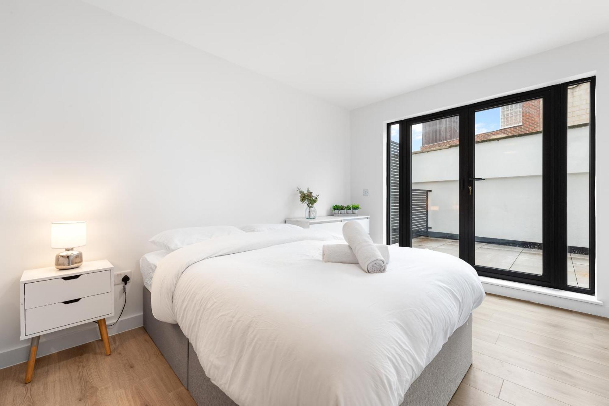 Apartment 3 Bedroom Sleep12 In Mr2 London