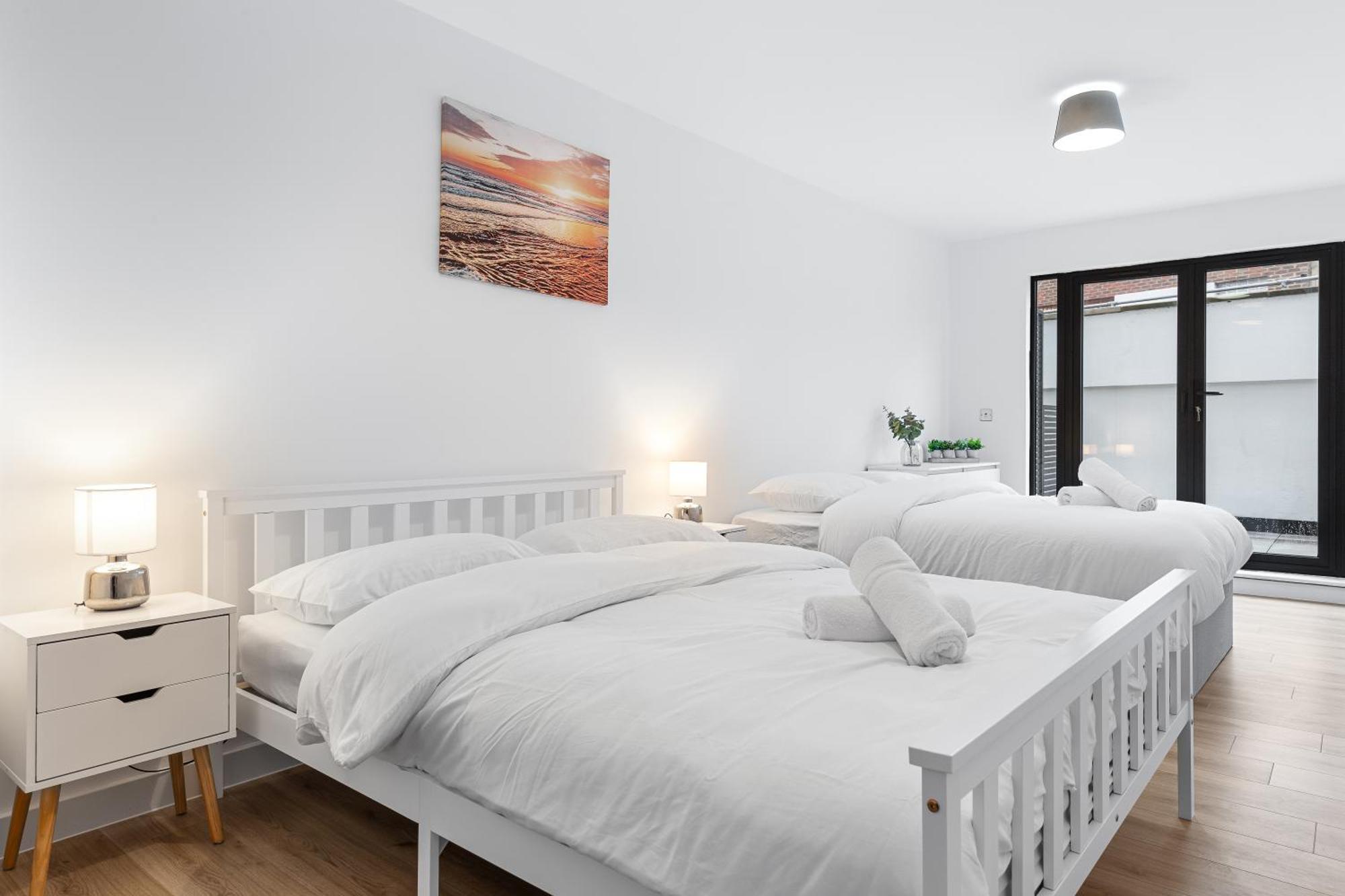 Apartment 3 Bedroom Sleep12 In Mr2 *