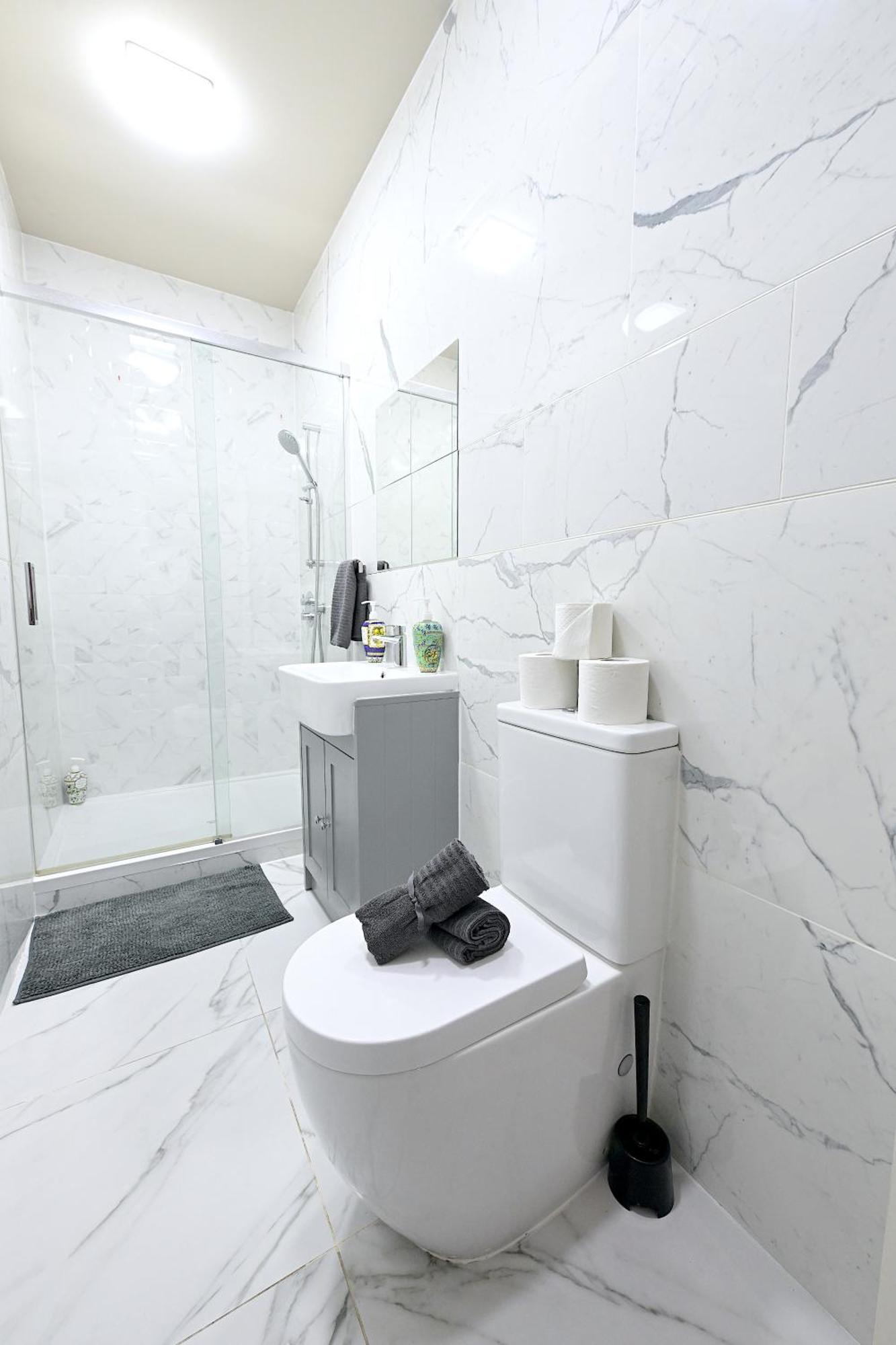 1 Bedroom Flat In Wood Piccadilly Line Lejlighed