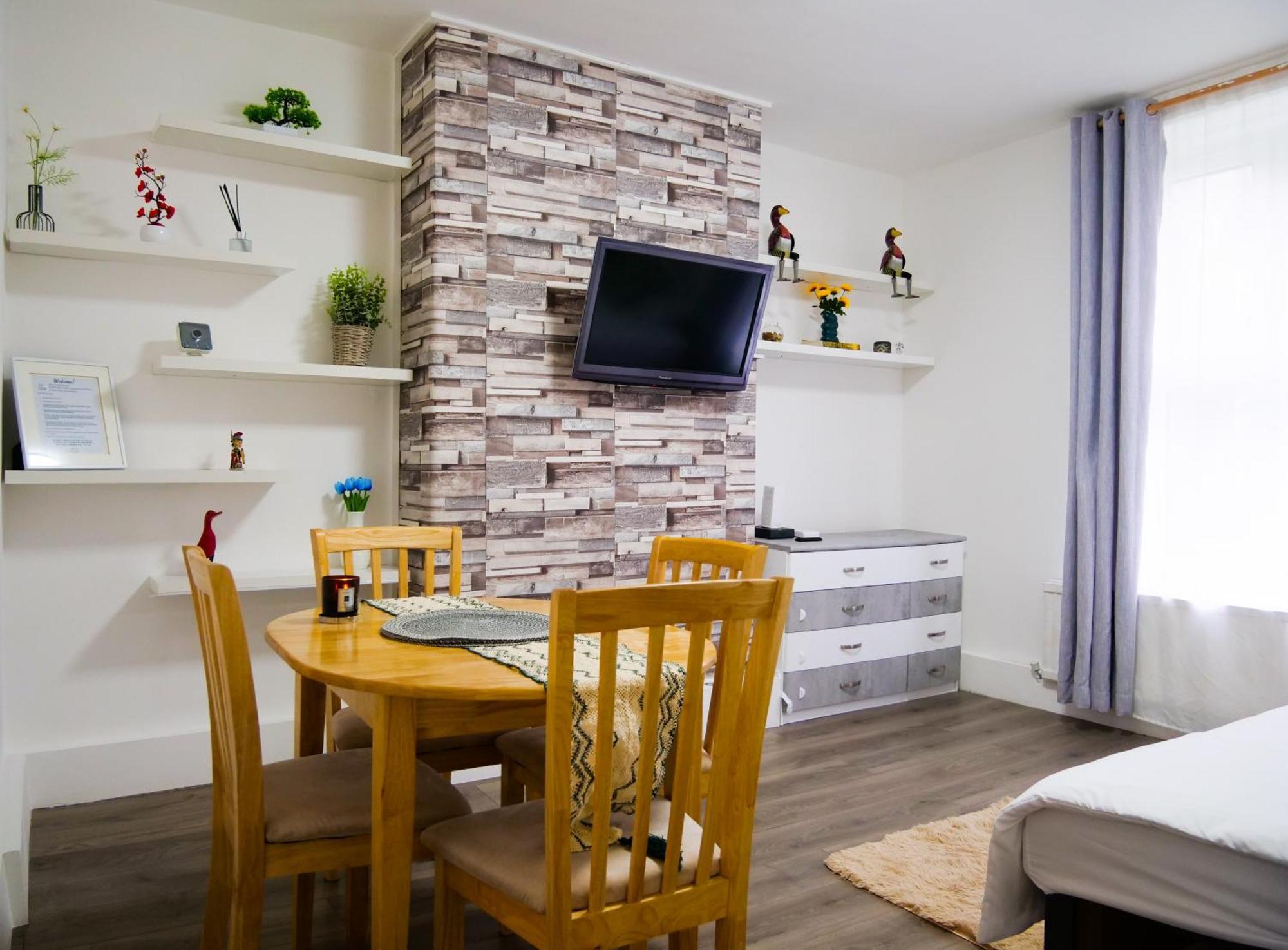 Leilighet Ground Floor Flat Free Parking *