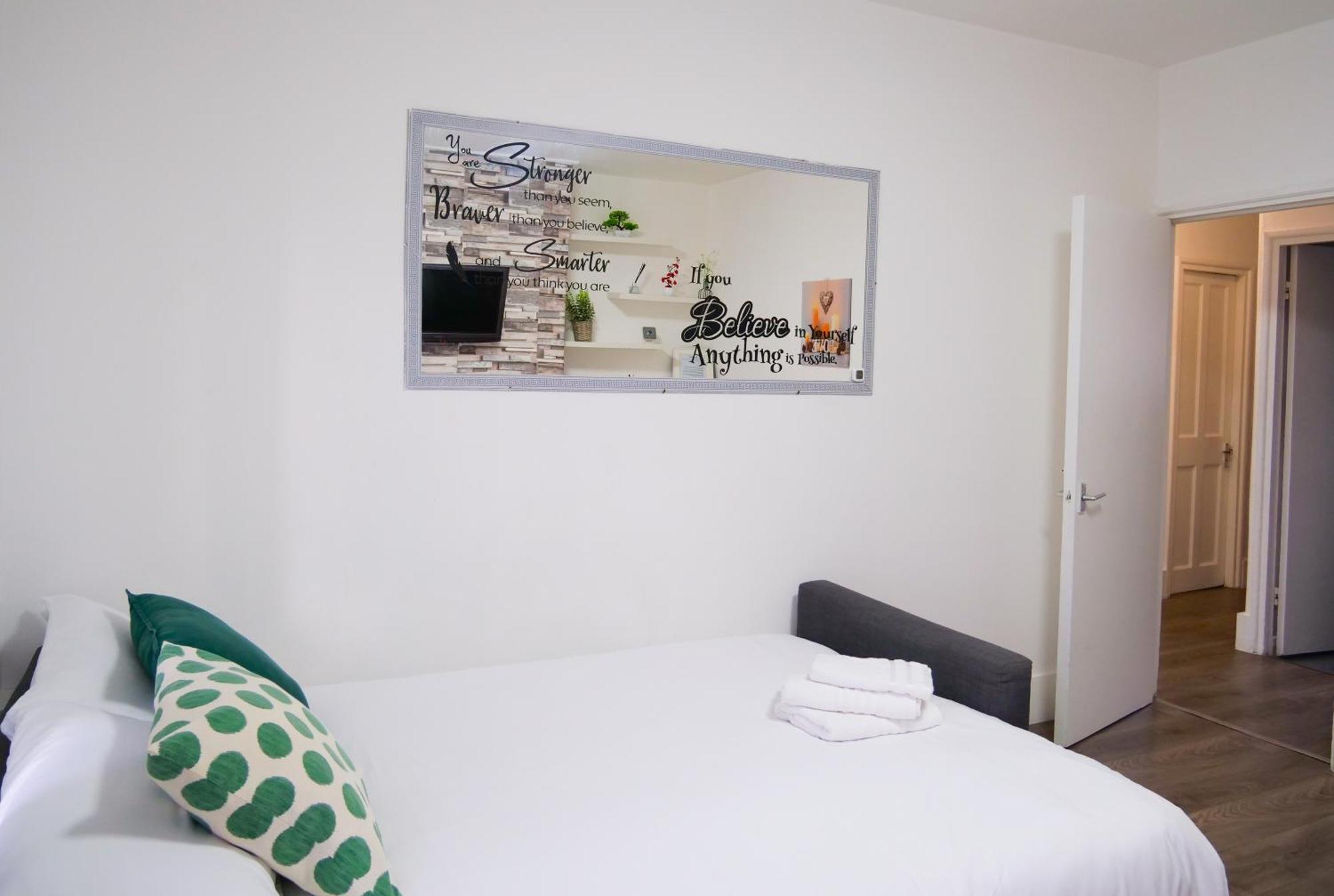 Leilighet Ground Floor Flat Free Parking London
