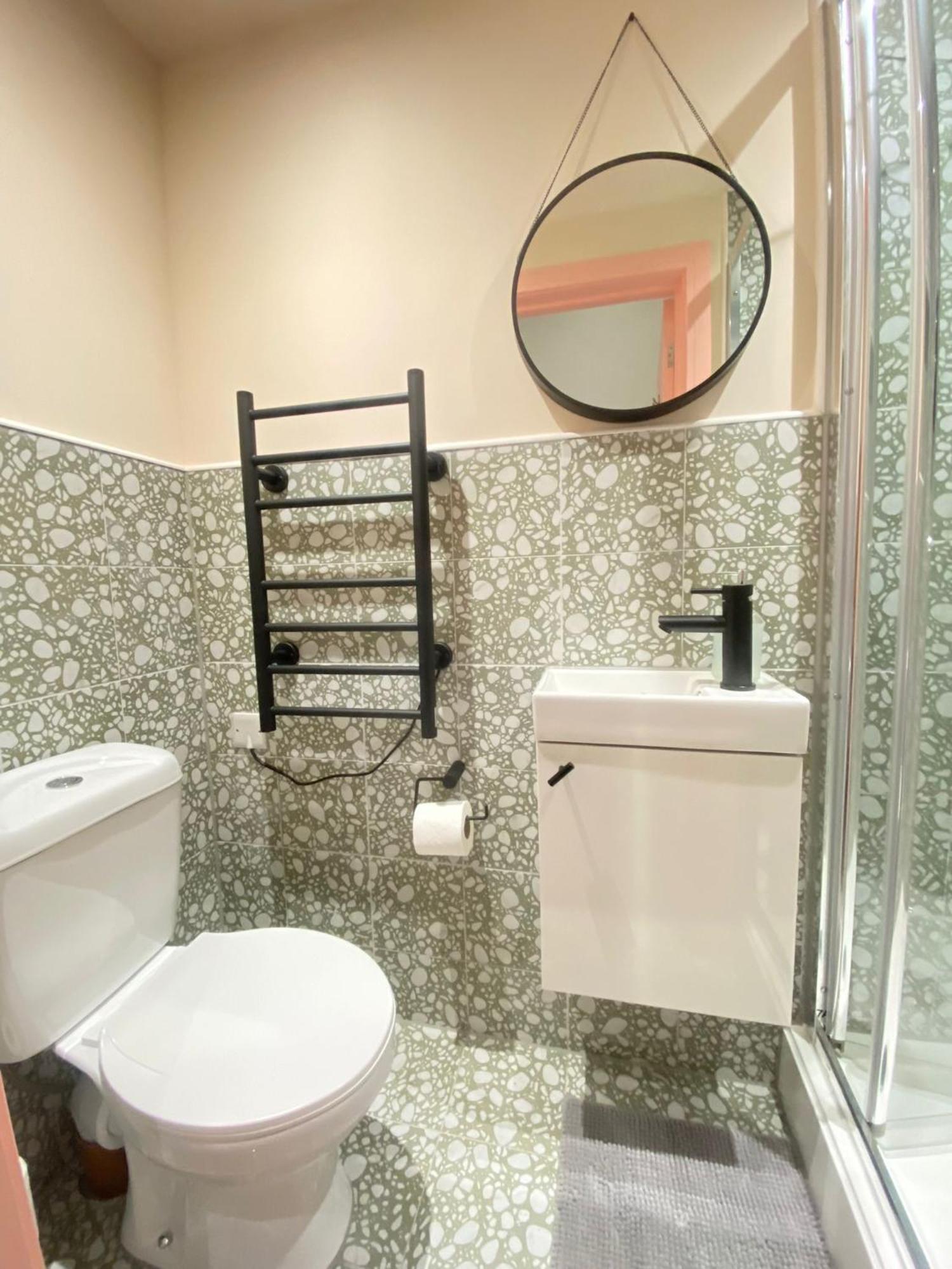 Pensionat Cozy En-suite Loft In Trendy Local