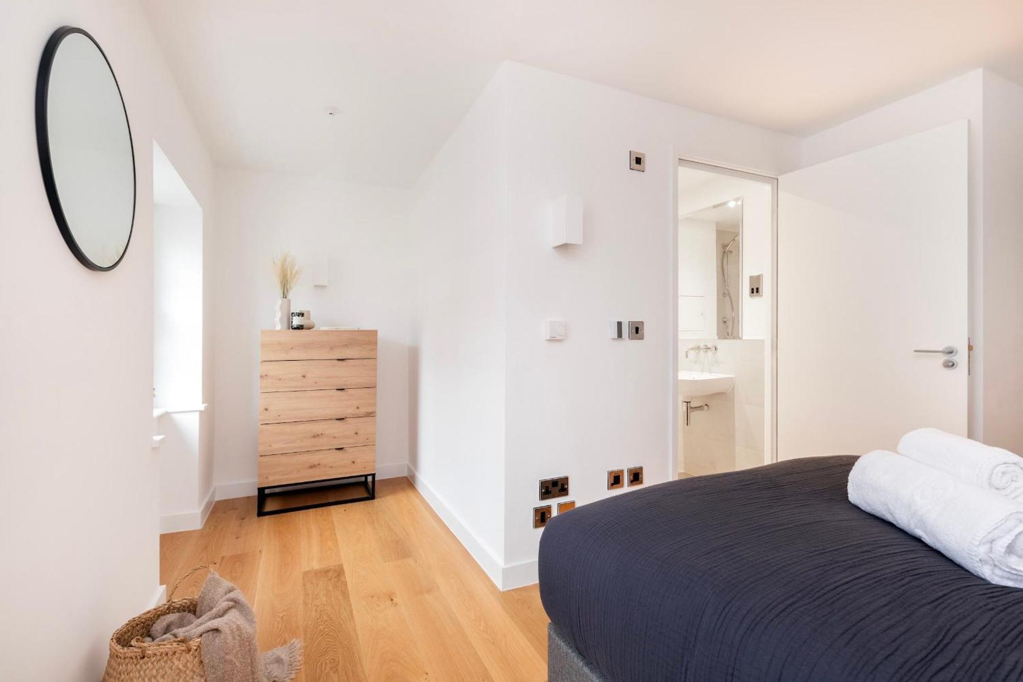 Fitzrovia & Soho - 2br With Balcony - Cityapartmentstay Londra