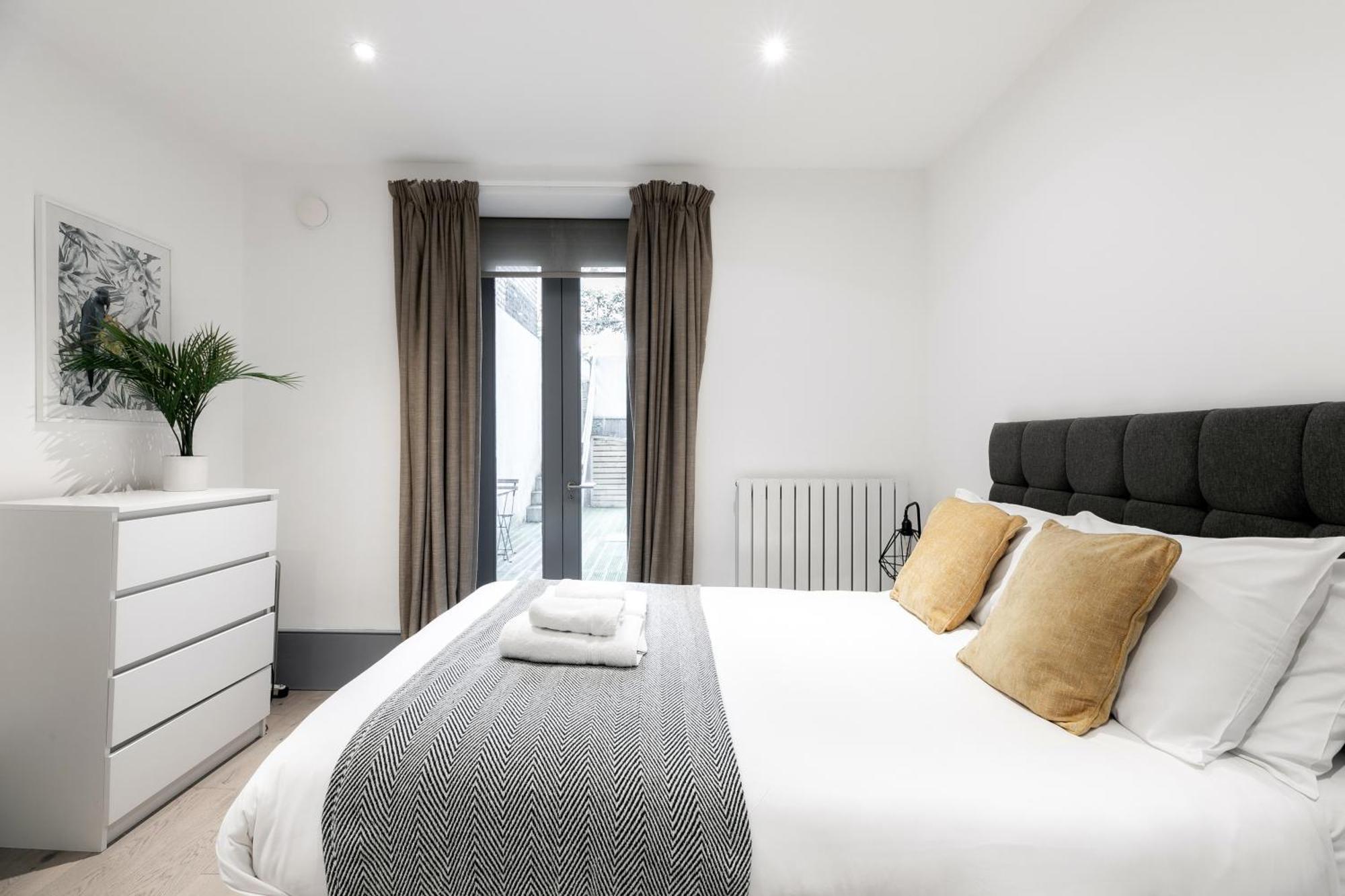 Prime Gloucester Road Apartment