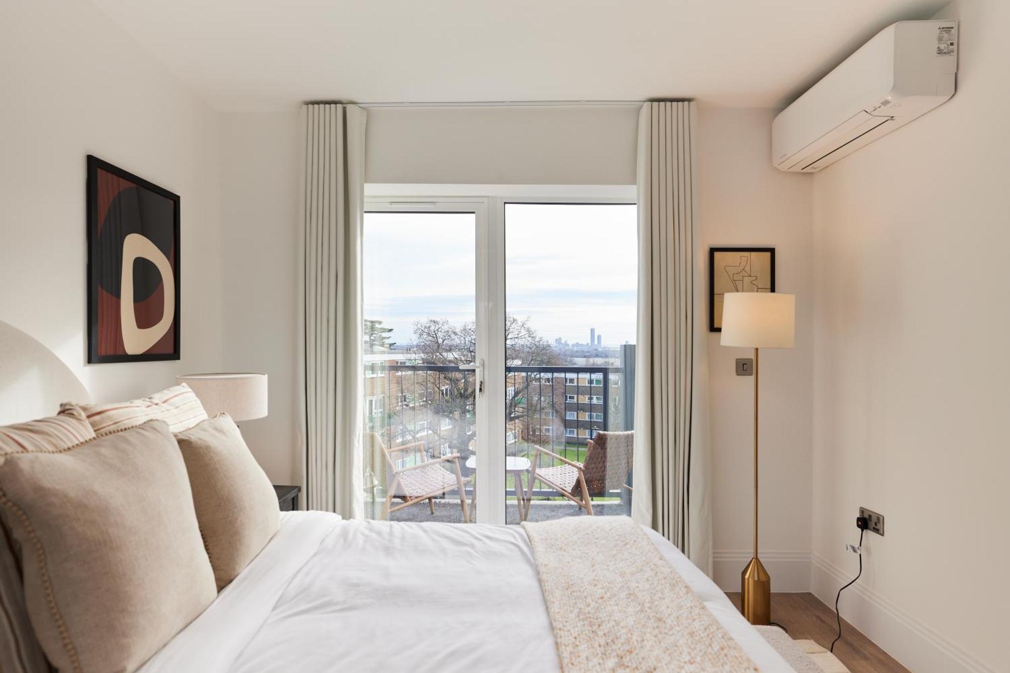 The Wembley Park Corner - Classy 2bdr Flat With Balcony * Londen