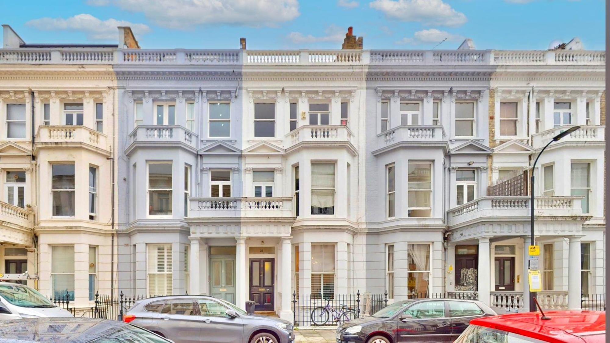 Bright & Spacious West Gem Apartment London
