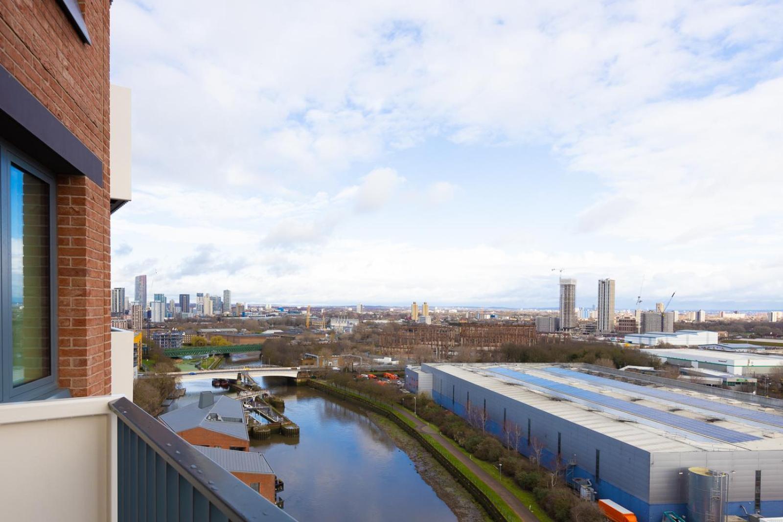 Modern 2bd Flat In Canary Wharf With And River Views Apartment