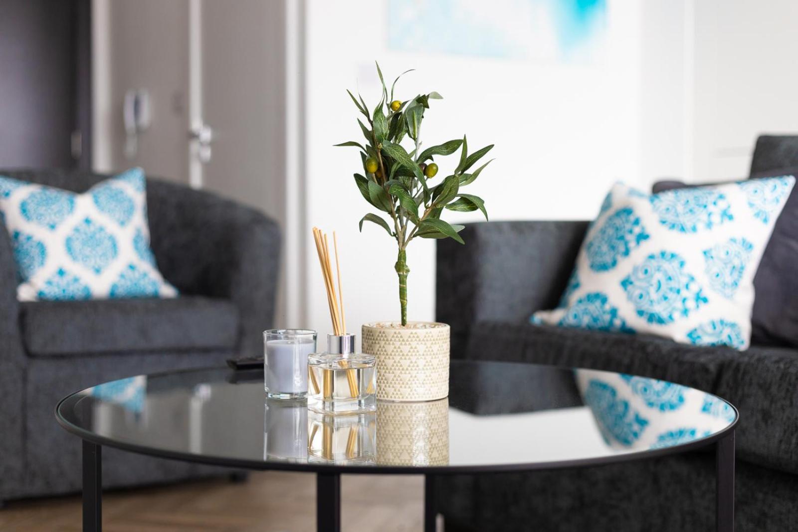 Apartment Modern 2bd Flat In Canary Wharf With And River Views