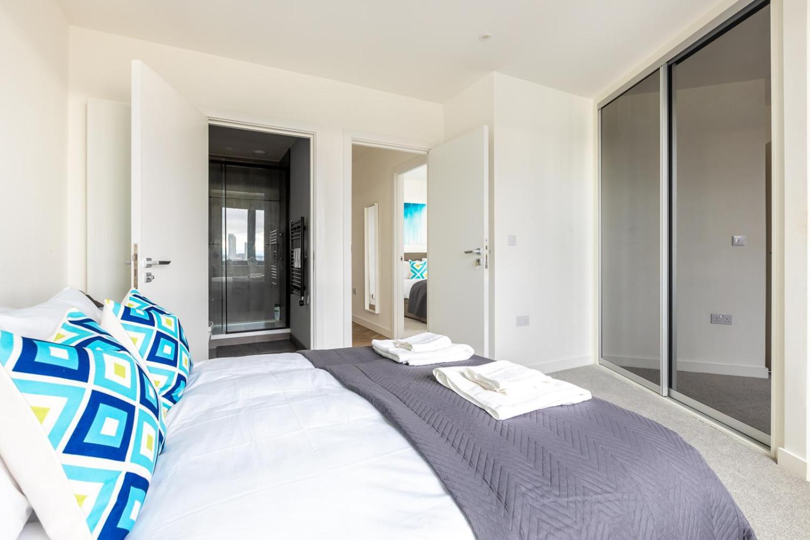 Modern 2bd Flat In Canary Wharf With And River Views Apartment