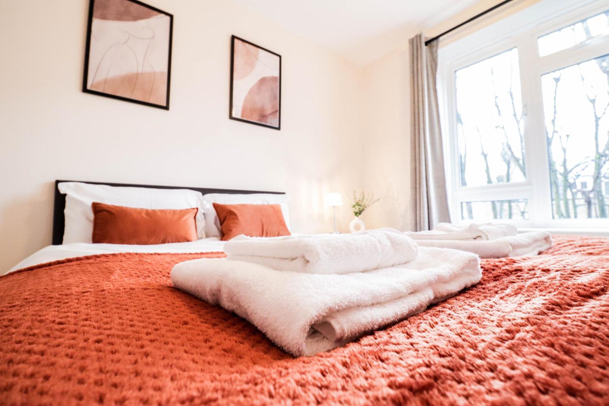Gorgeous 2-Bedroom London Apartment *