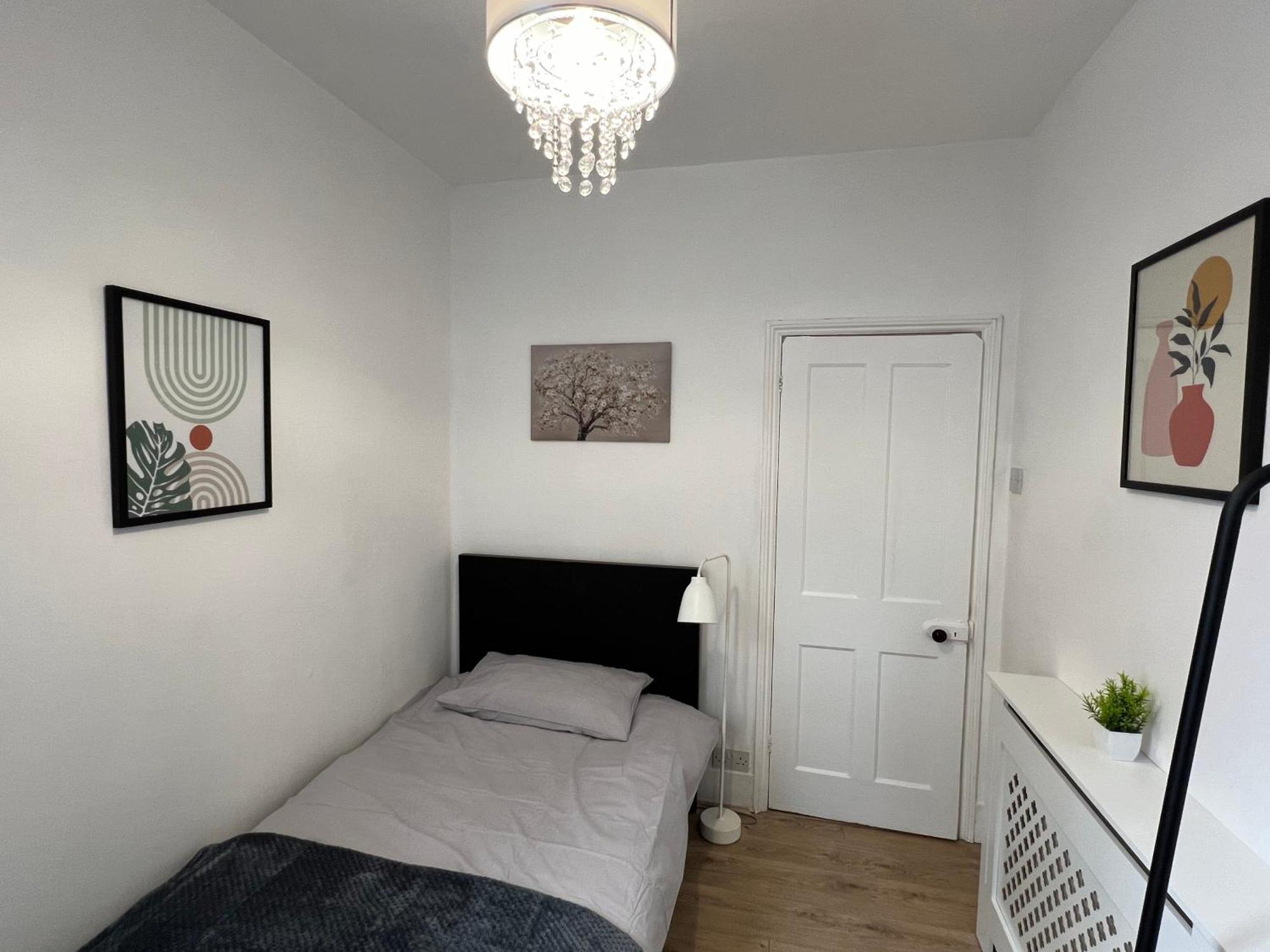 2 Bedroom Flat 10 Min Walk To Tube Appartamento Londra