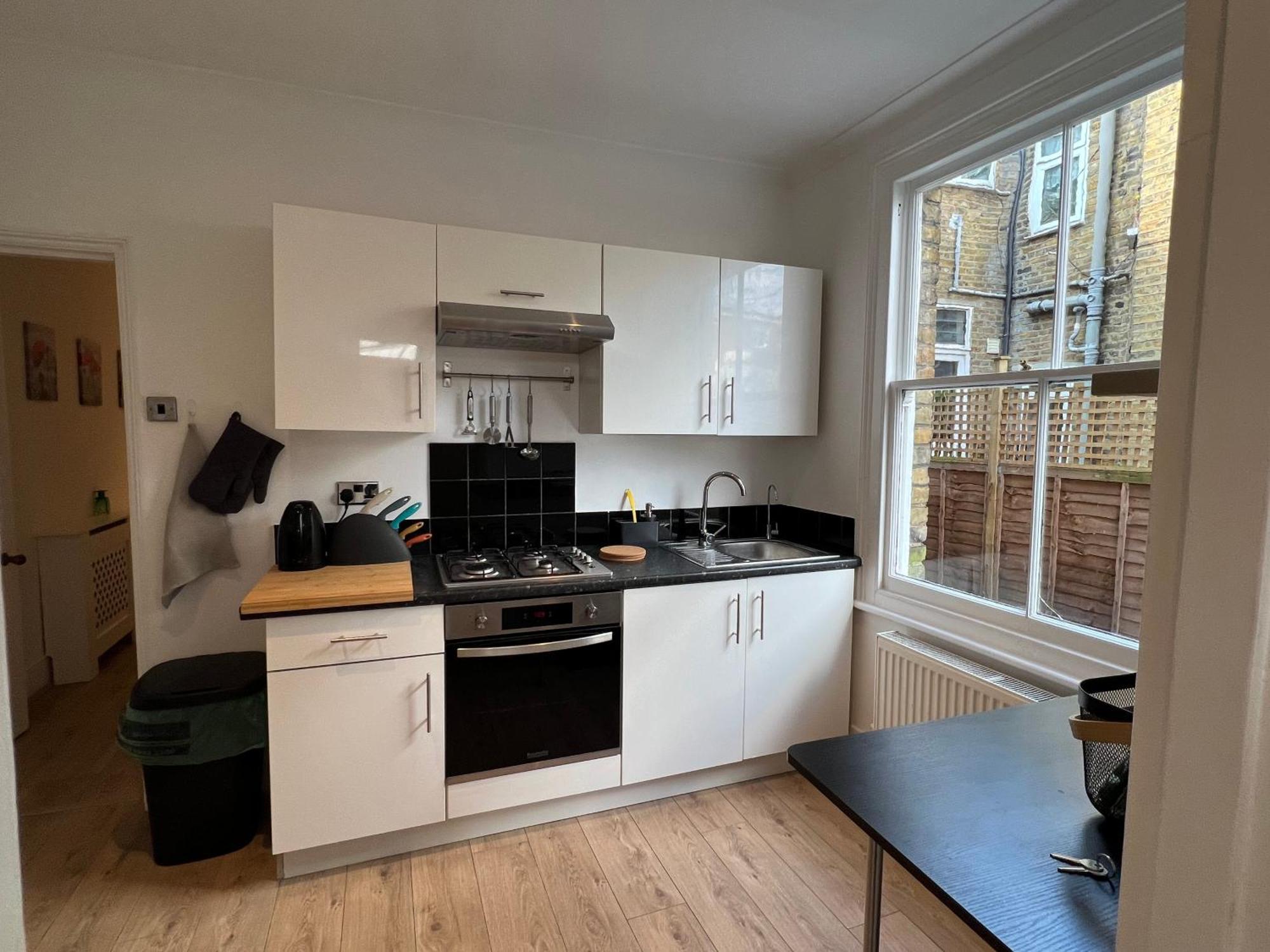 2 Bedroom Flat 10 Min Walk To Tube Appartamento