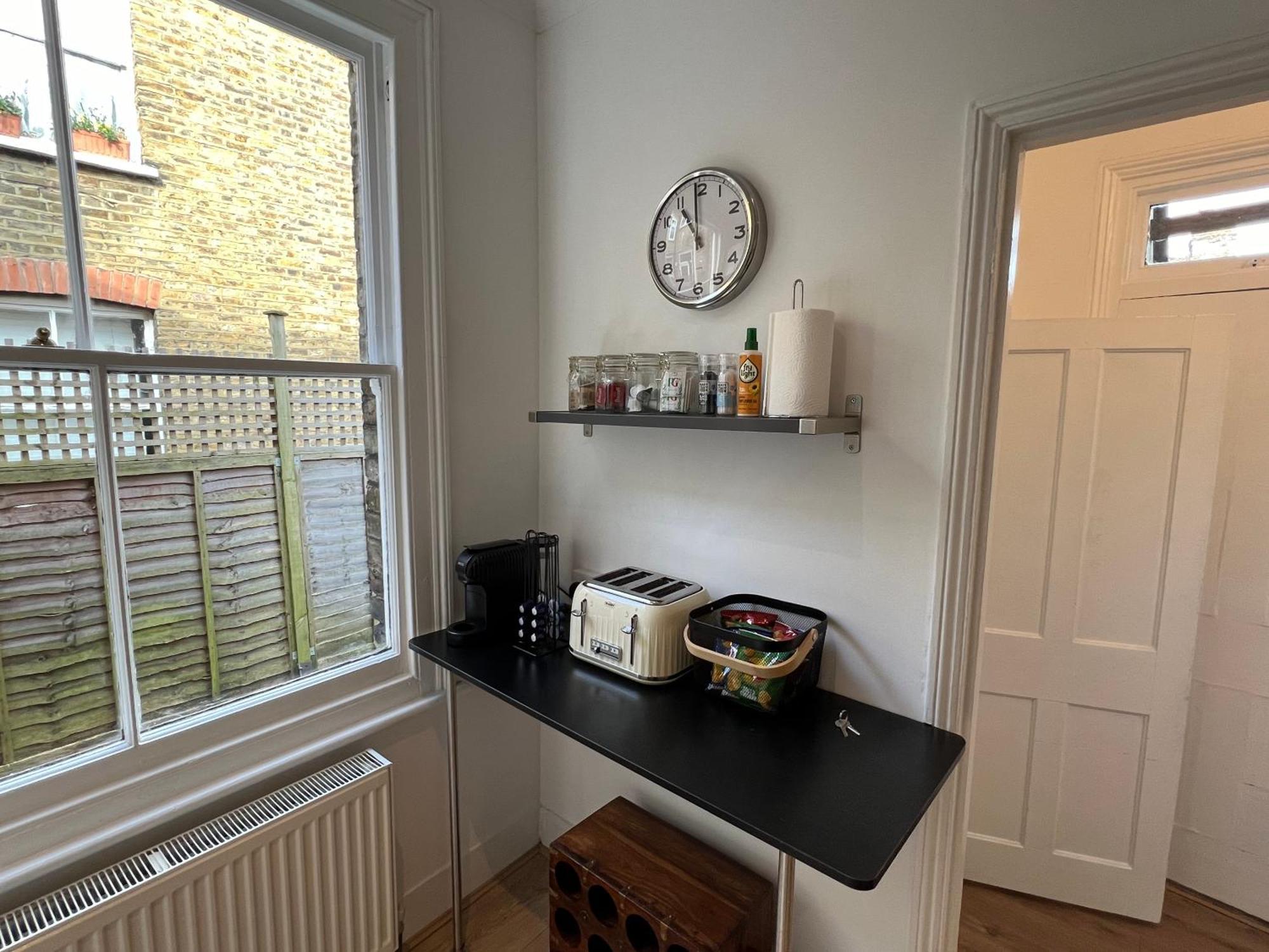 2 Bedroom Flat 10 Min Walk To Tube Londra