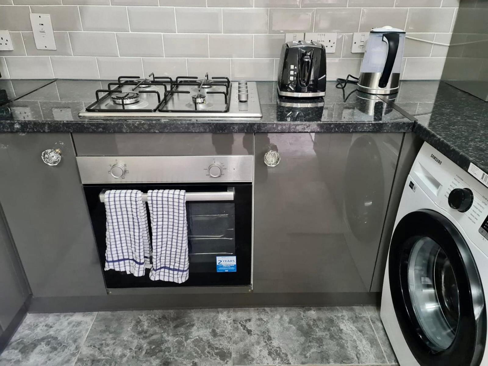 - Sleeps 4 - Parking - Garden - Petfriendly *