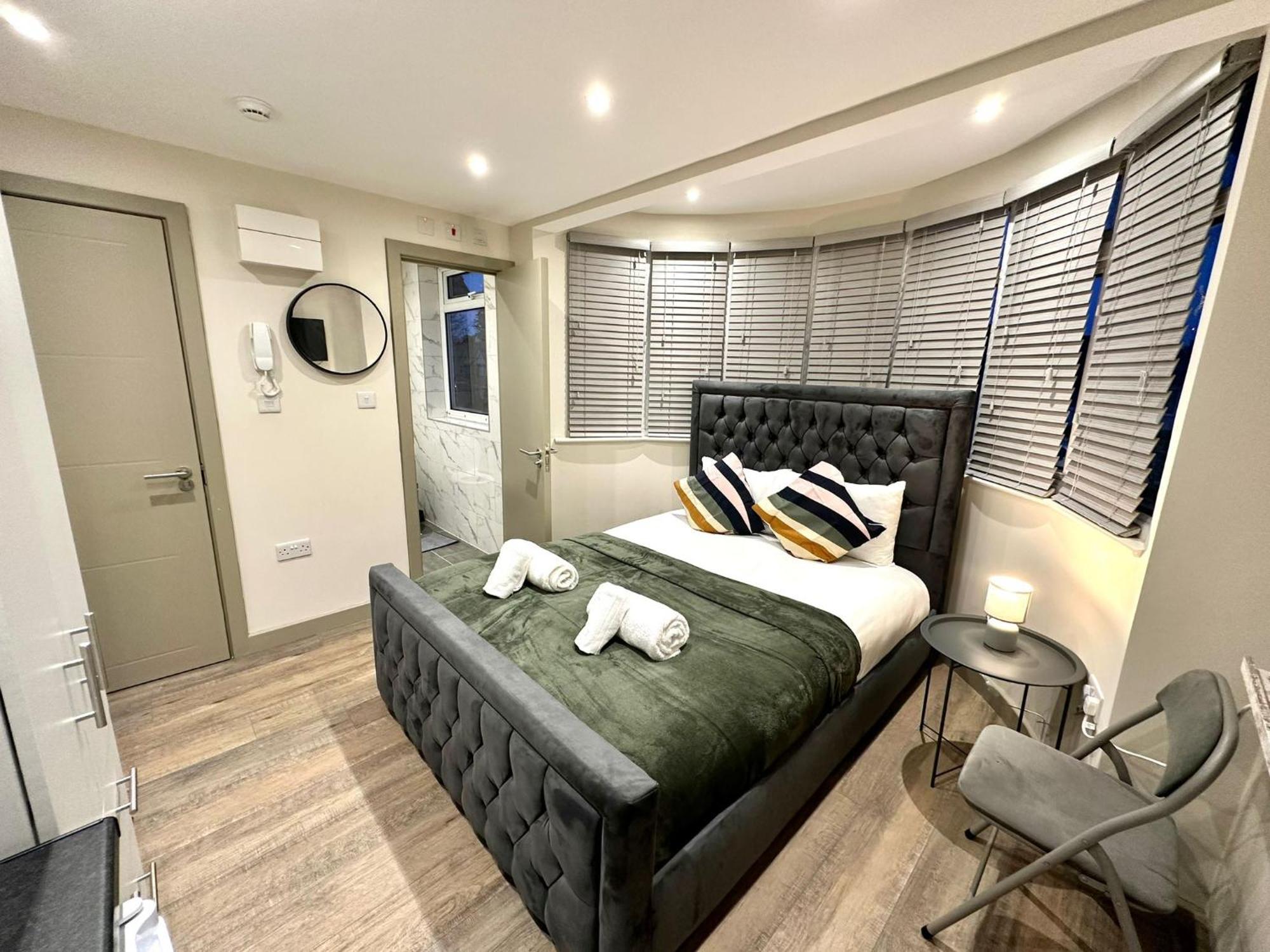 Harrow Suites Ha3 Guest house London