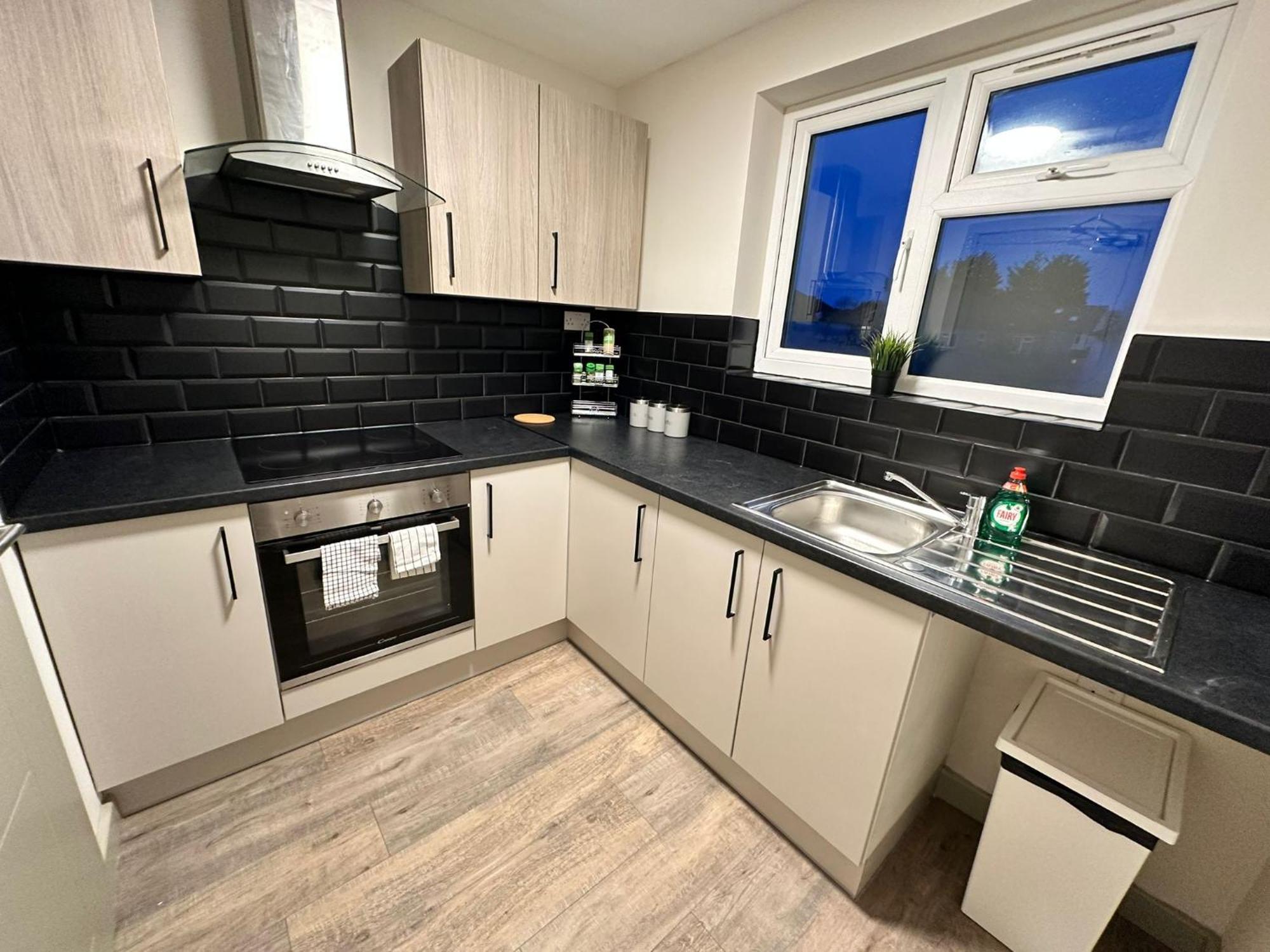 Harrow Suites Ha3 * London