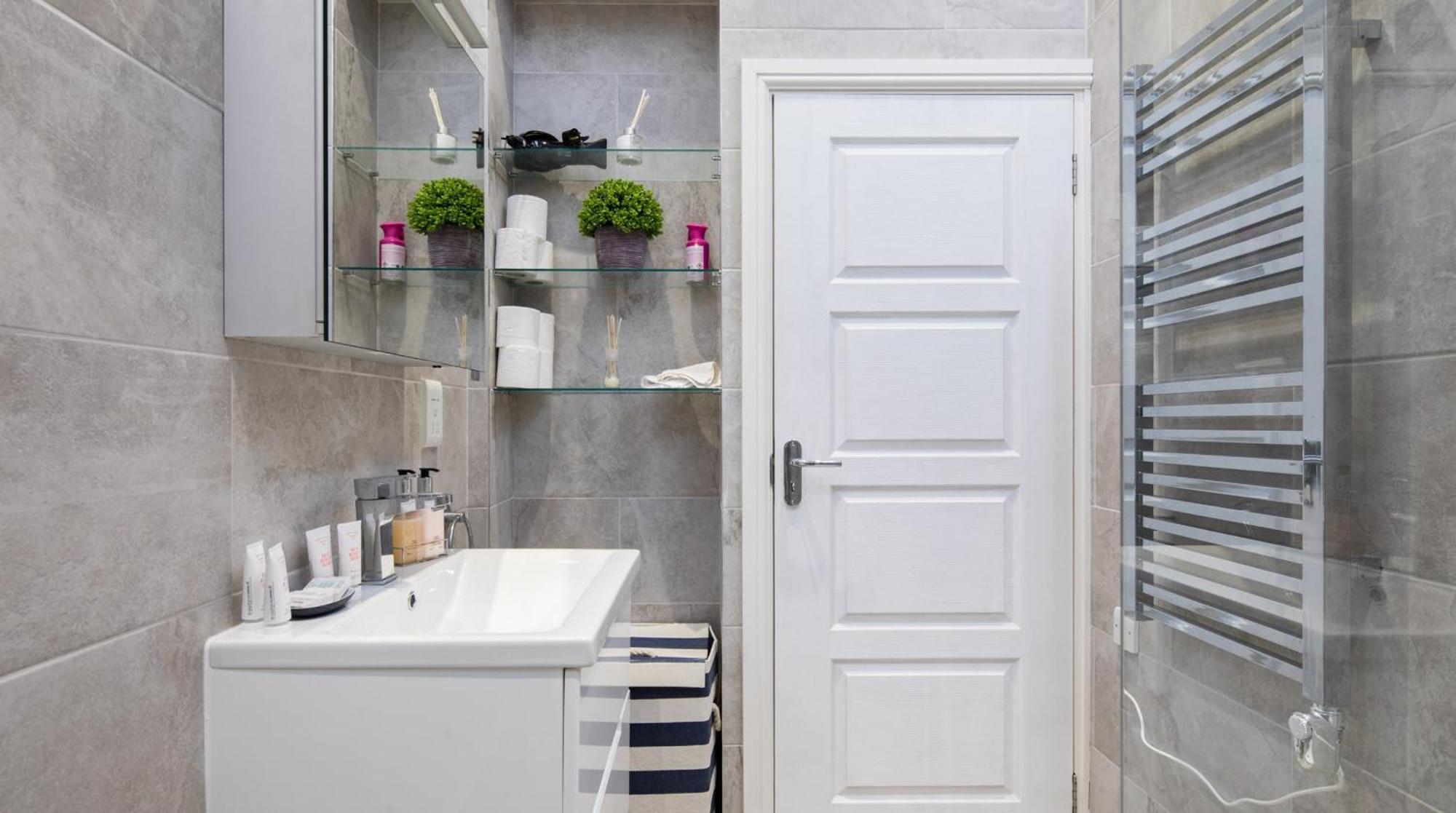 Casa Italia Near Kings Road In Chelsea With Wifi & Washing Machine Appartement Londres