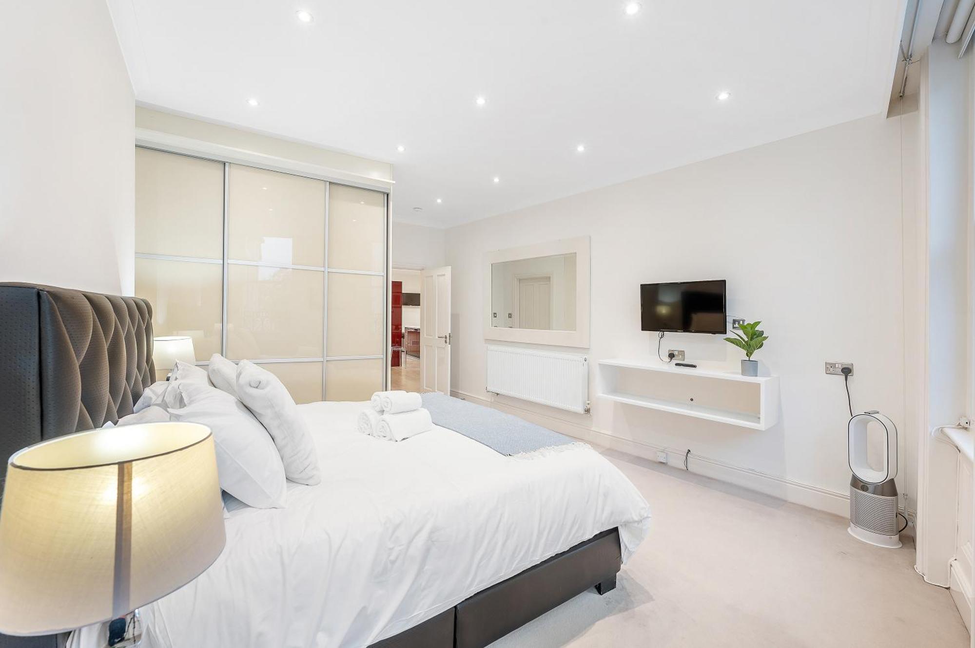 Appartement Casa Italia Near Hyde Park & Kensington High Street - Wifi & Washing Machine - Free Luggage Storage Available Nearby *