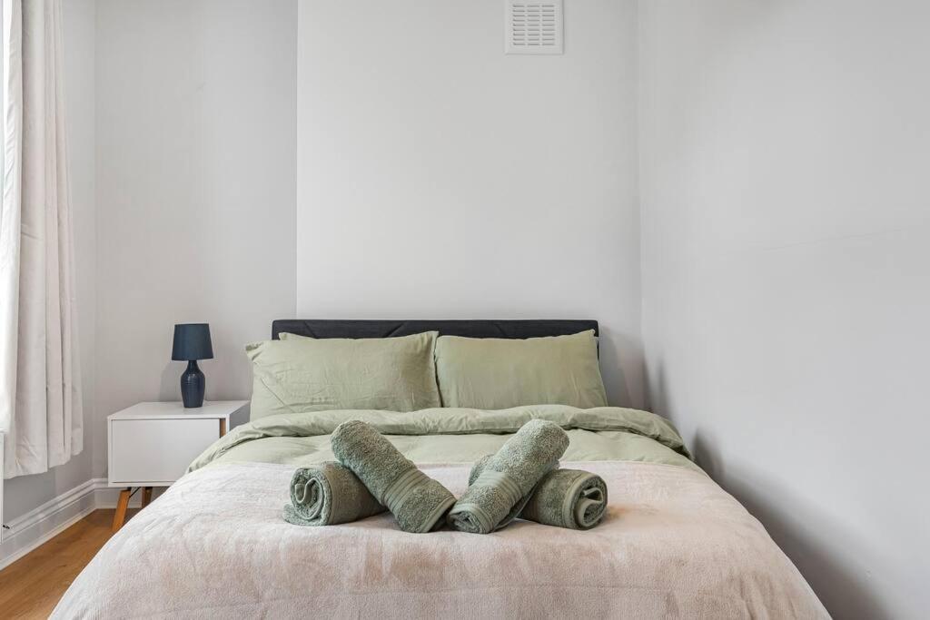 Modern 2 Bedroom Townhouse Flat In King's Cross *
