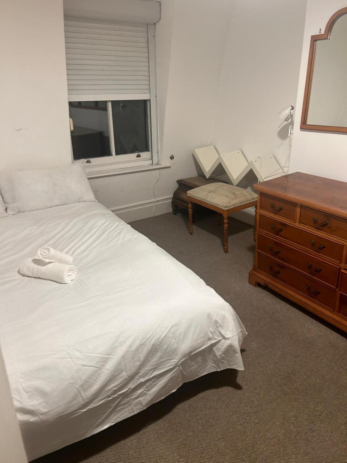 3 Bedroom Top Floor Kensington Lejlighed London