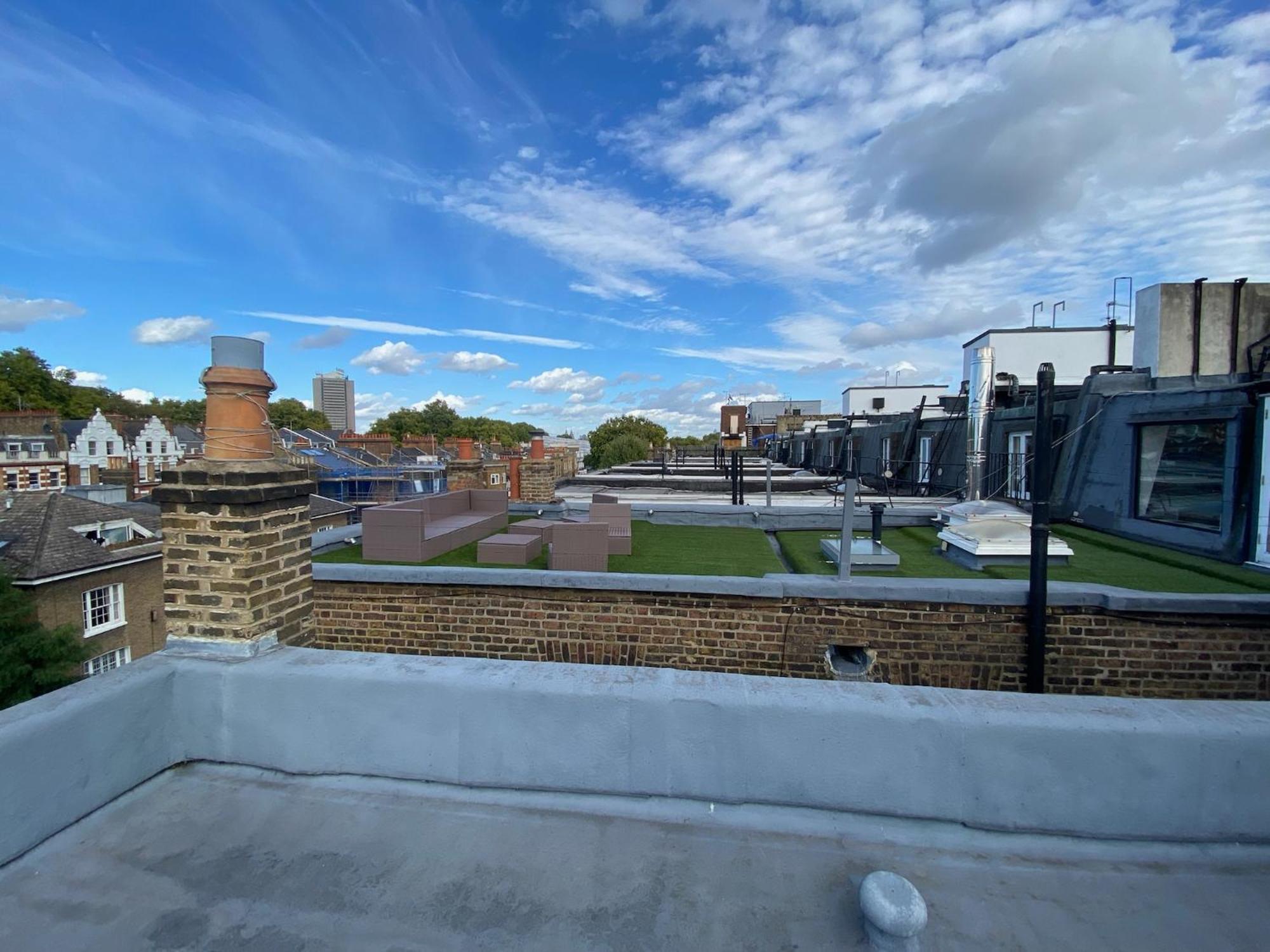3 Bedroom Top Floor Kensington Lejlighed *