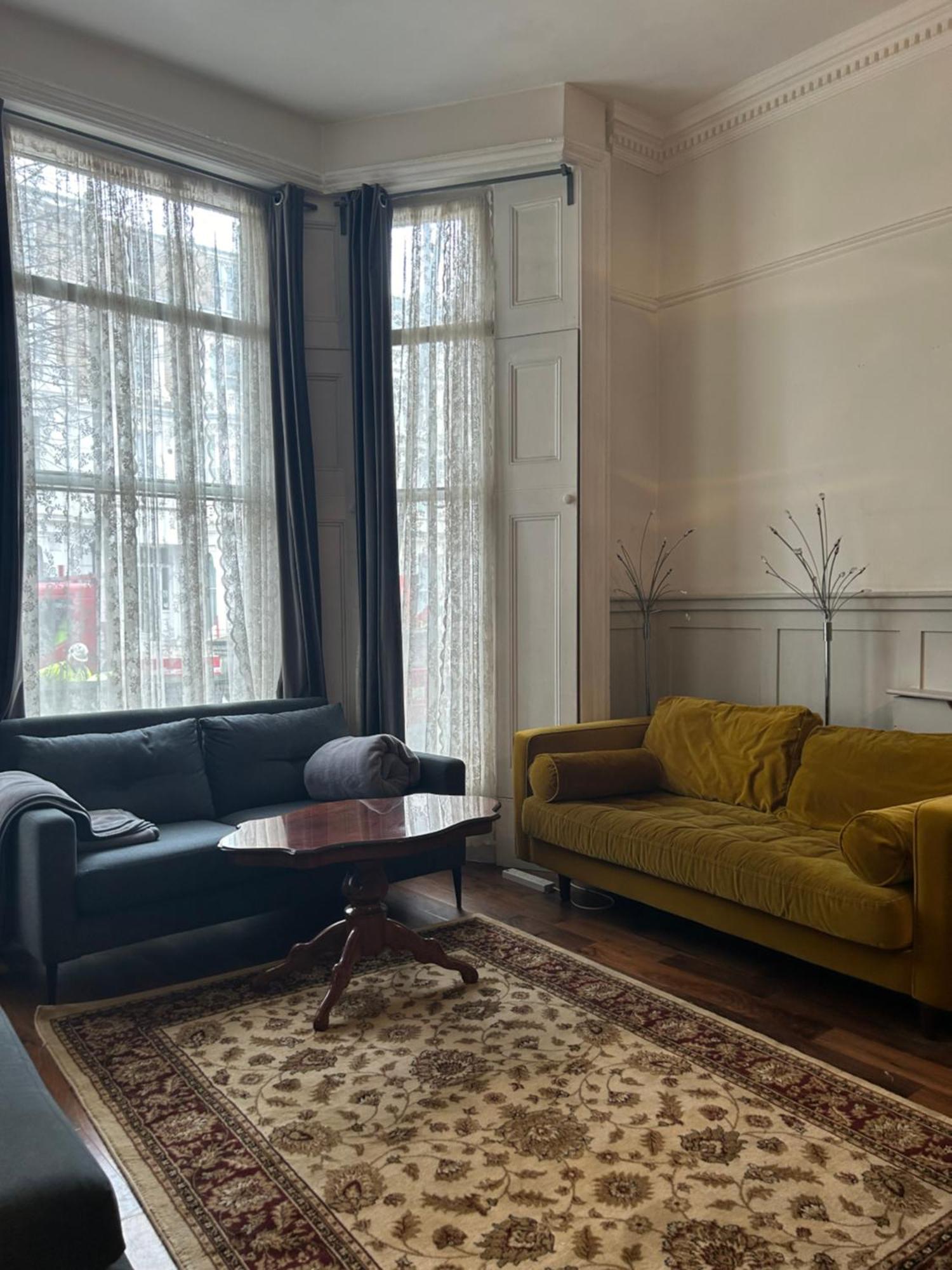 Stunning Holland Park- Sleeps 6 Leilighet London