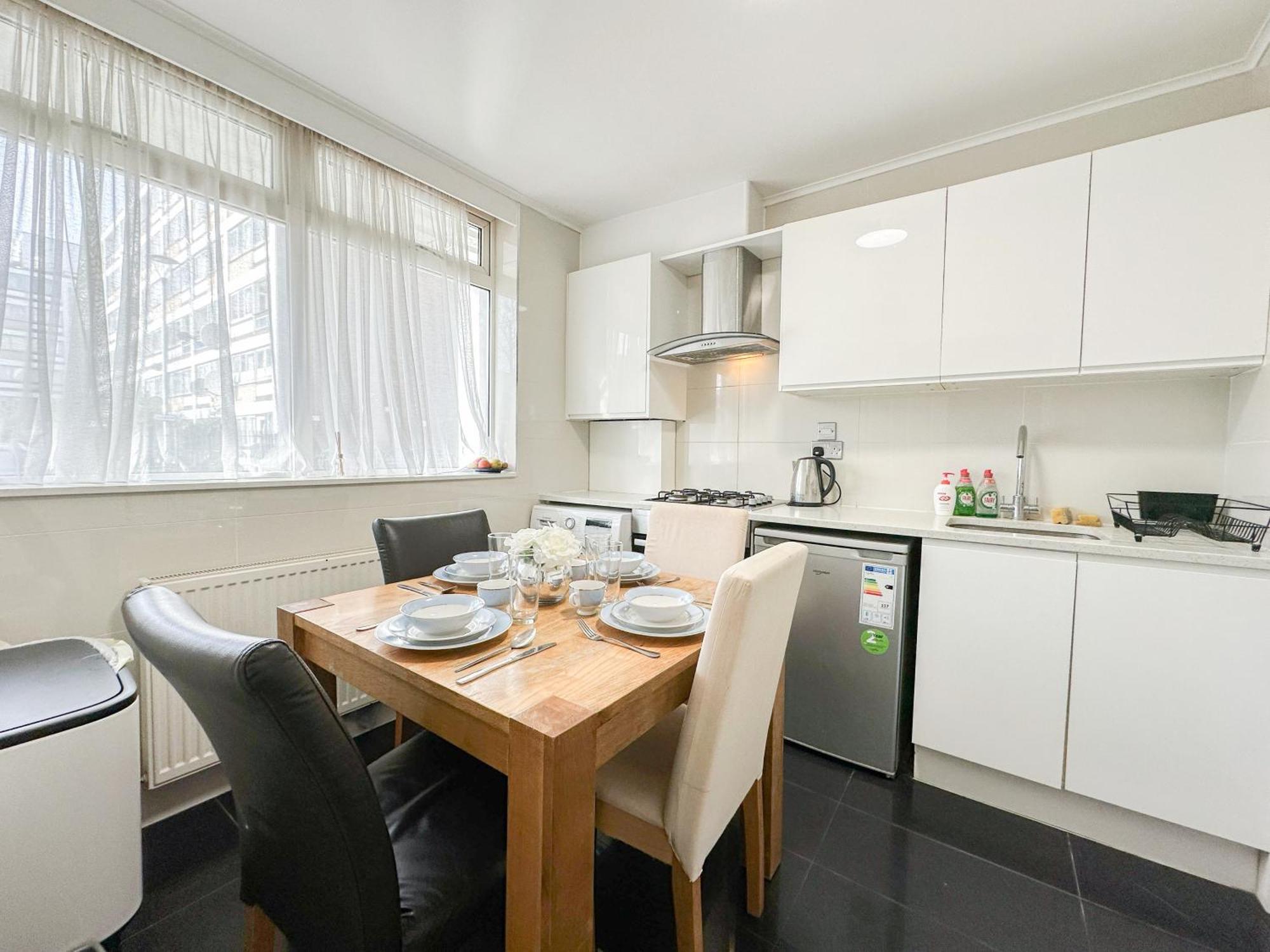 Cosy 3 Bedroom 3 Bathroom Flat With Private Garden- Maida Vale, Near Paddington London