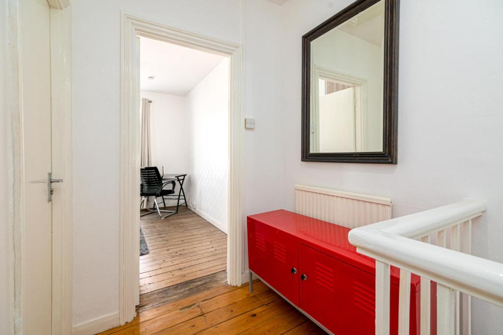 Refurbished Double Bedroom Maison d'hôtes