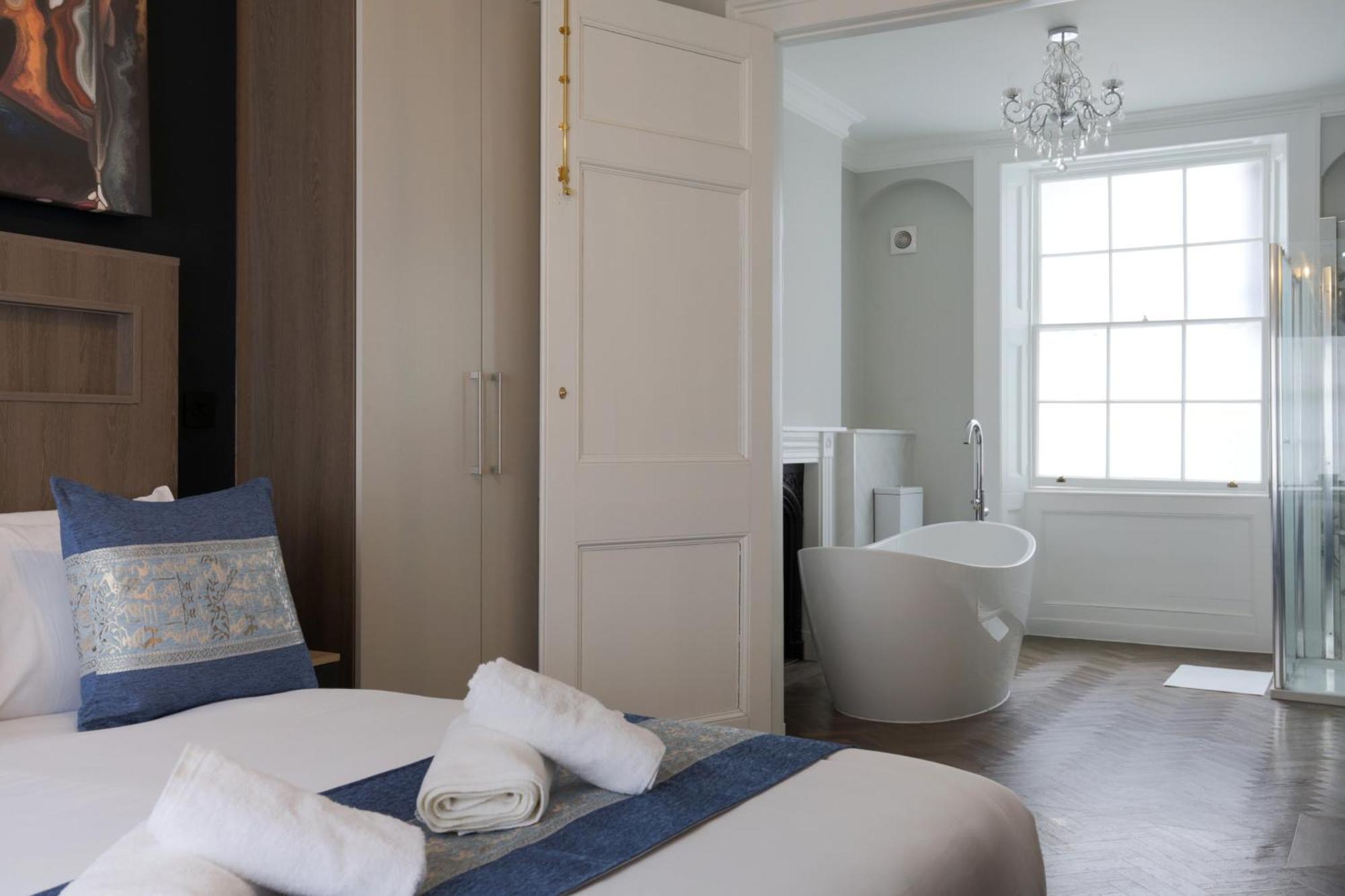 Imperial York Street Apartment