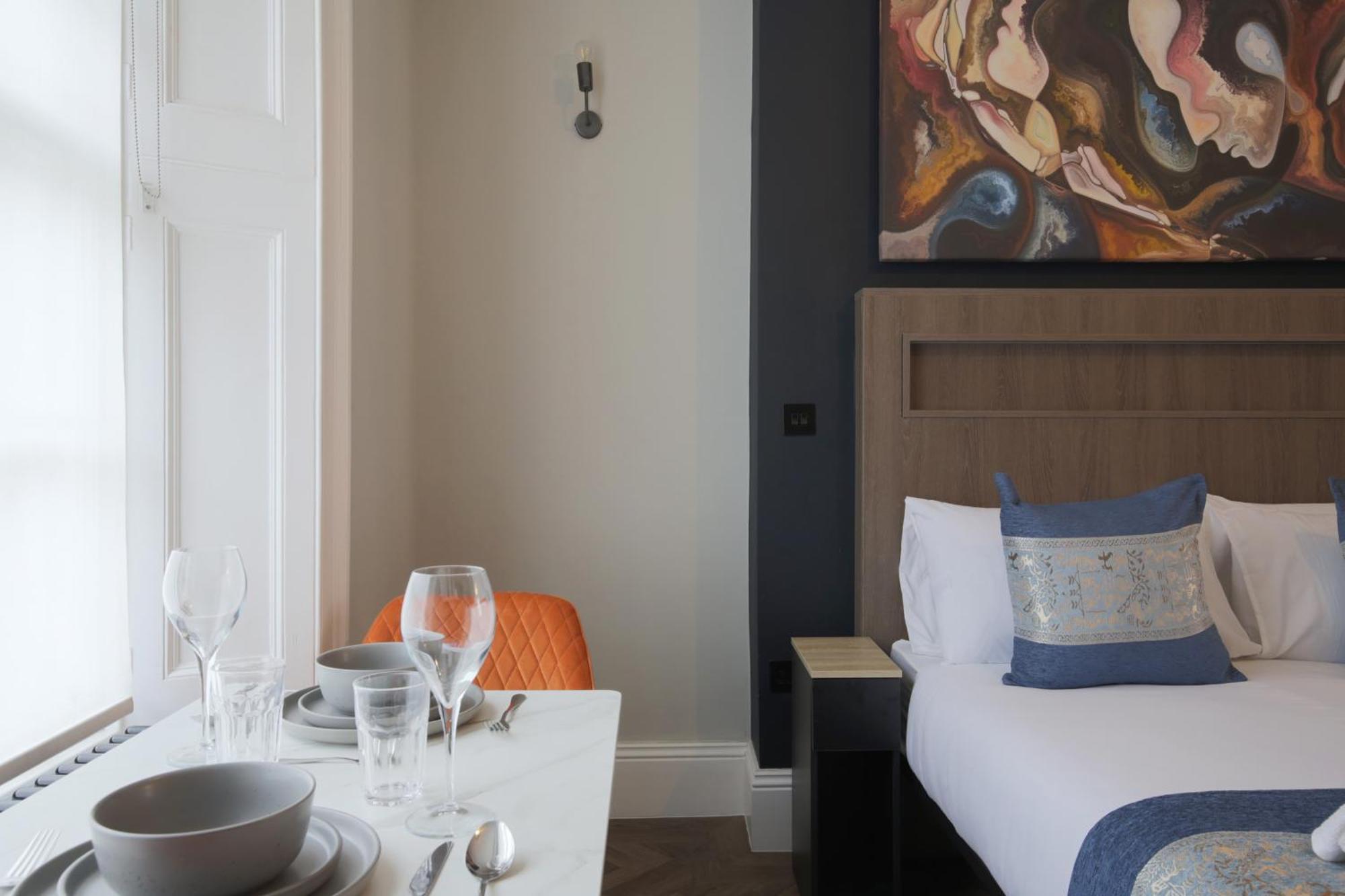 Imperial York Street Apartment *