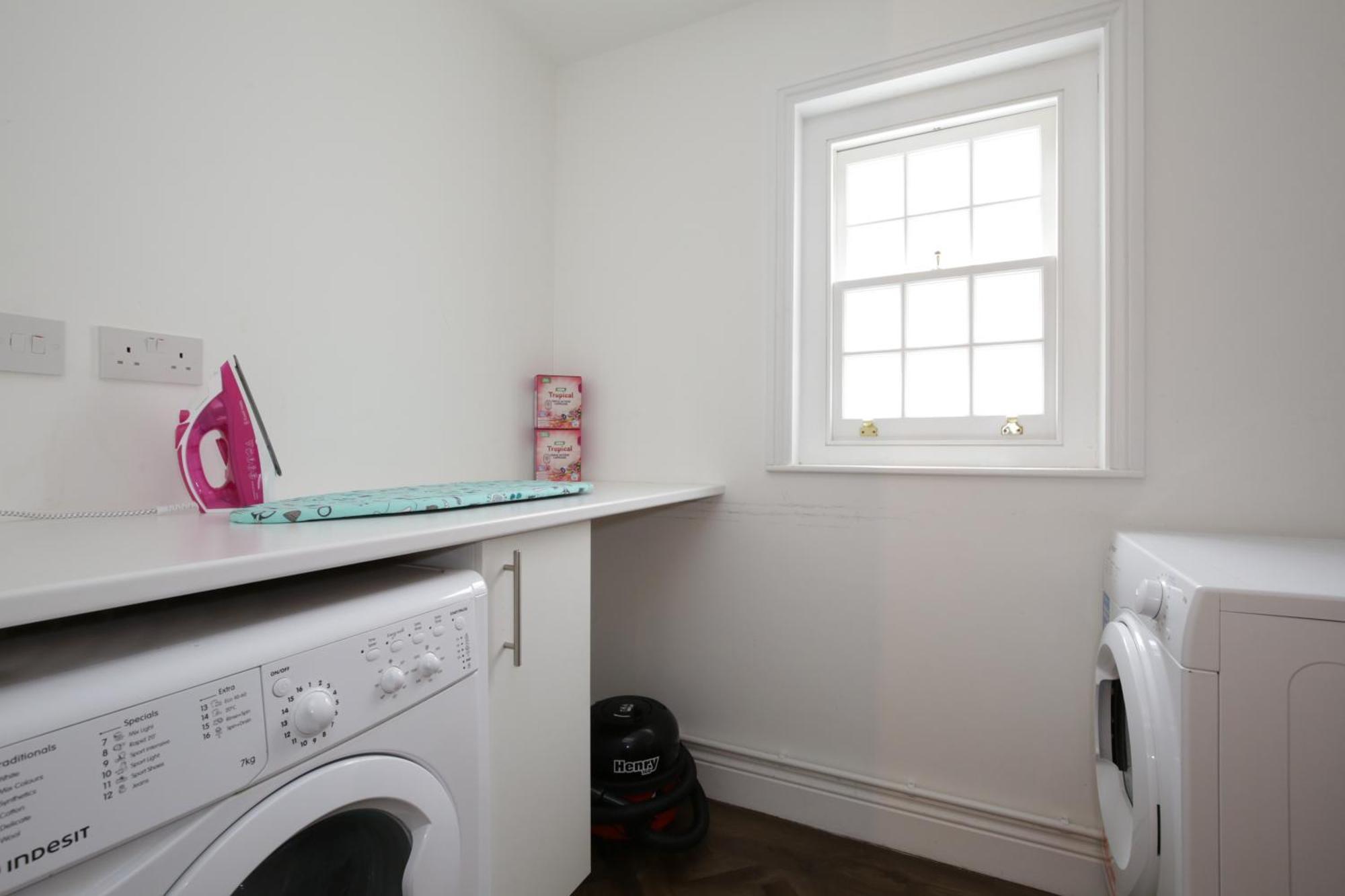 Imperial York Street Apartment *