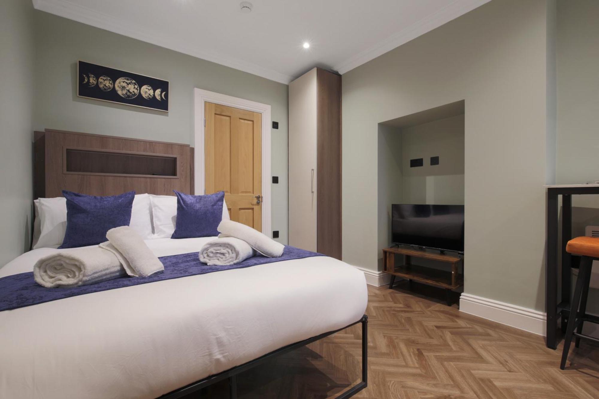 Imperial York Street Apartment