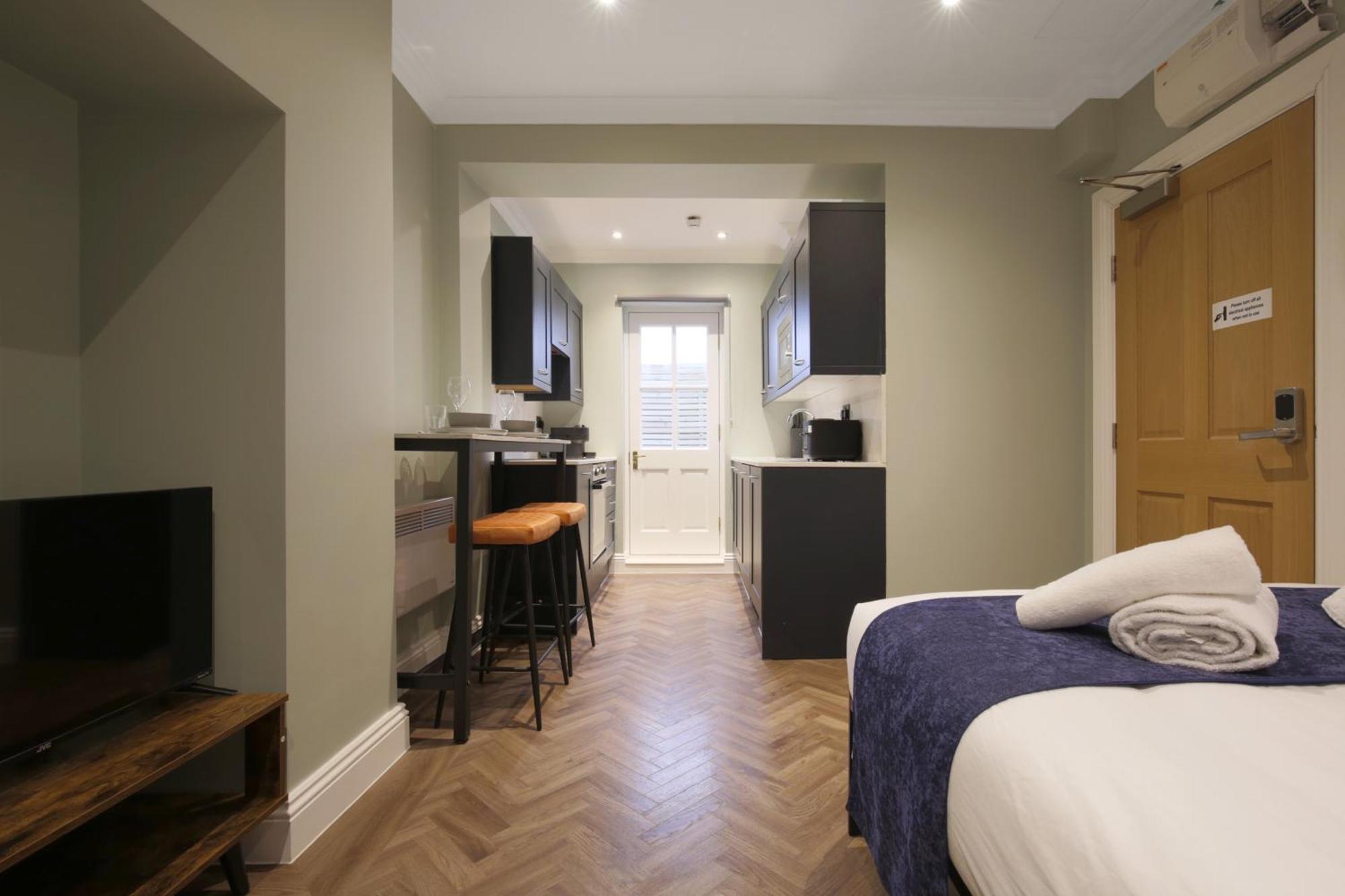 Imperial York Street Apartment