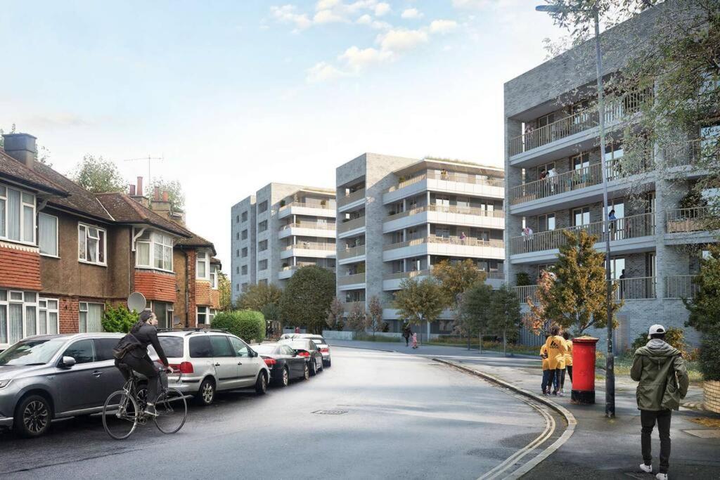 Newly Refurbished 2br Wbalcony In Vibrant Peckham Apartment