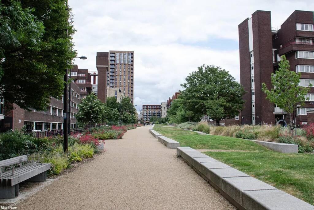 Newly Refurbished 2br Wbalcony In Vibrant Peckham * Londen