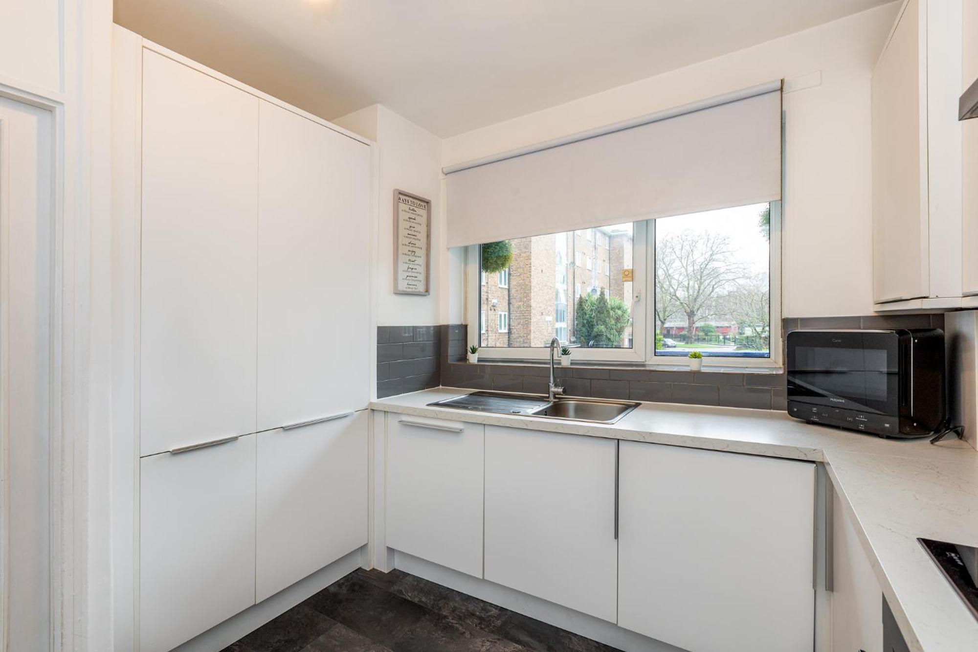 Newly Refurbished 2br Wbalcony In Vibrant Peckham Appartement Londen
