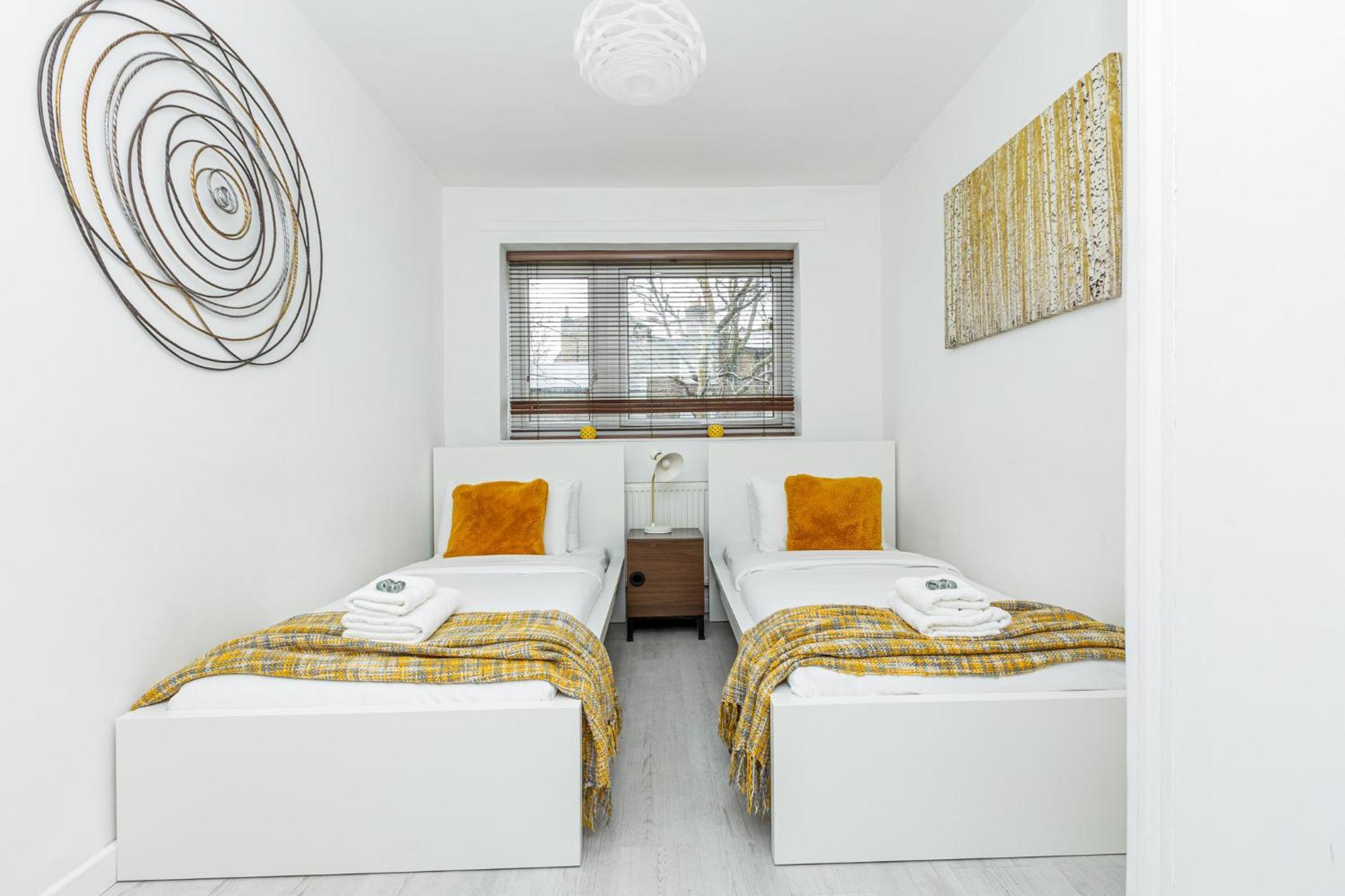 Newly Refurbished 2br Wbalcony In Vibrant Peckham Appartement
