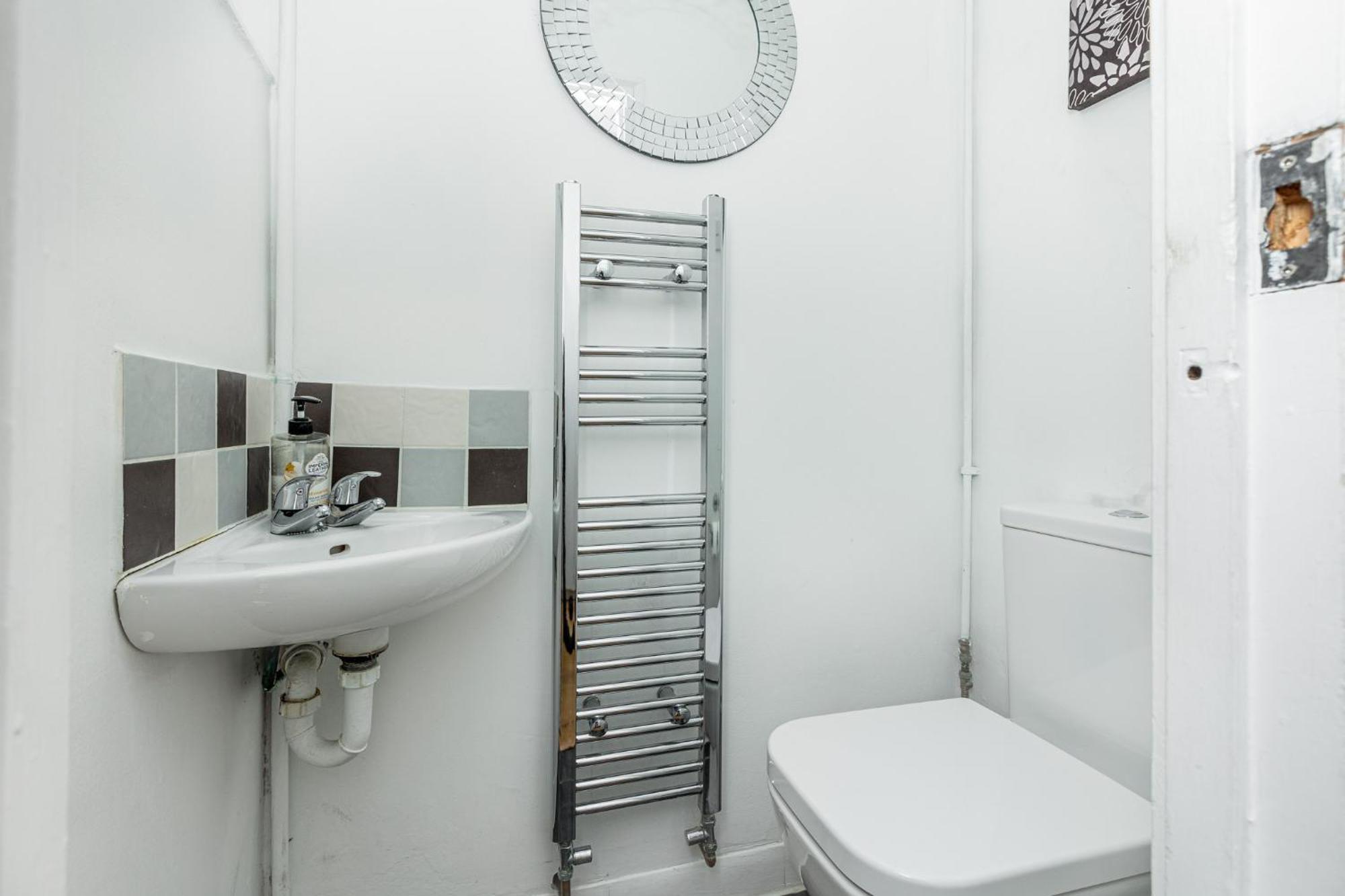 Newly Refurbished 2br Wbalcony In Vibrant Peckham Appartement *