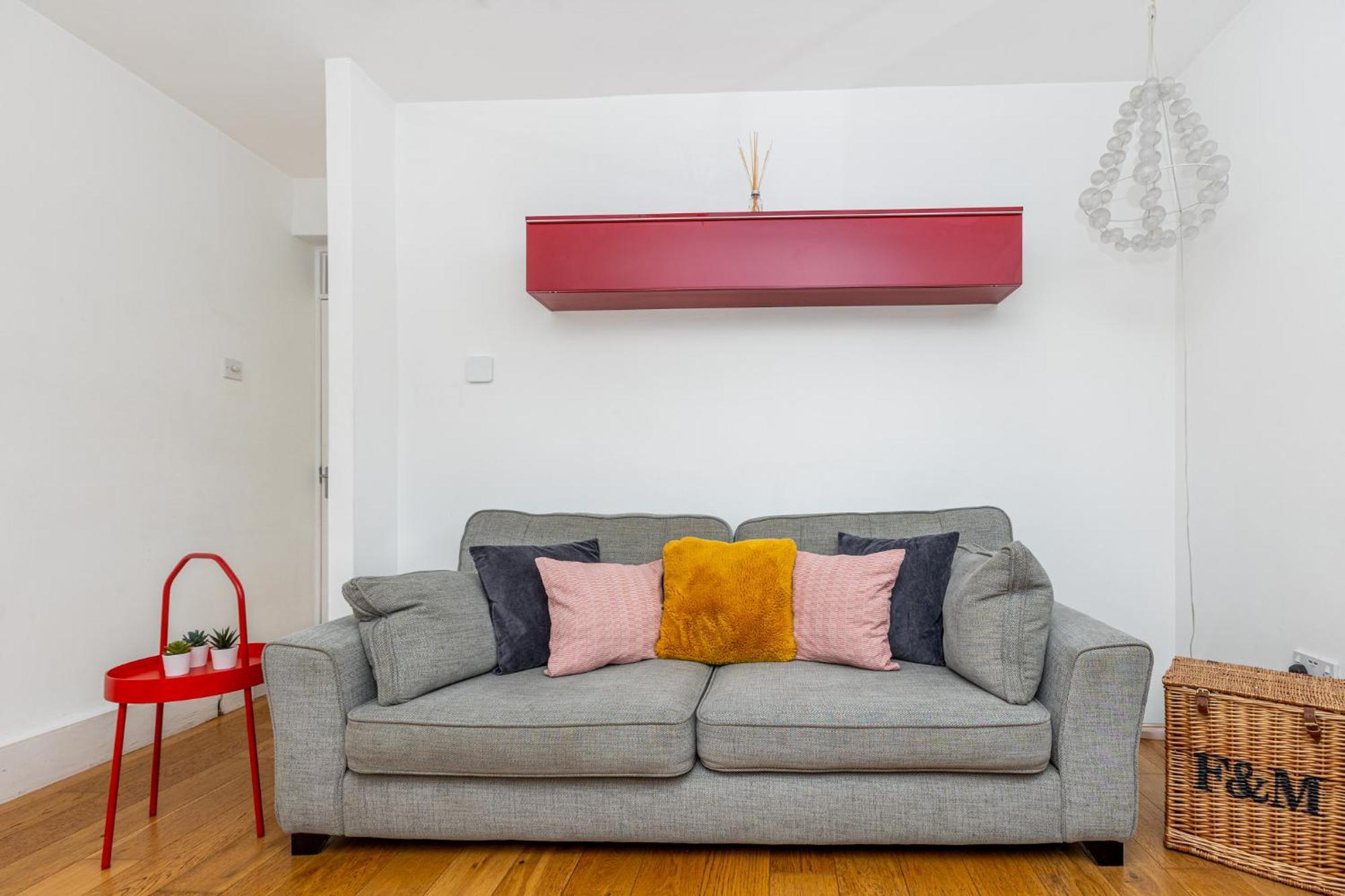 Newly Refurbished 2br Wbalcony In Vibrant Peckham Appartement