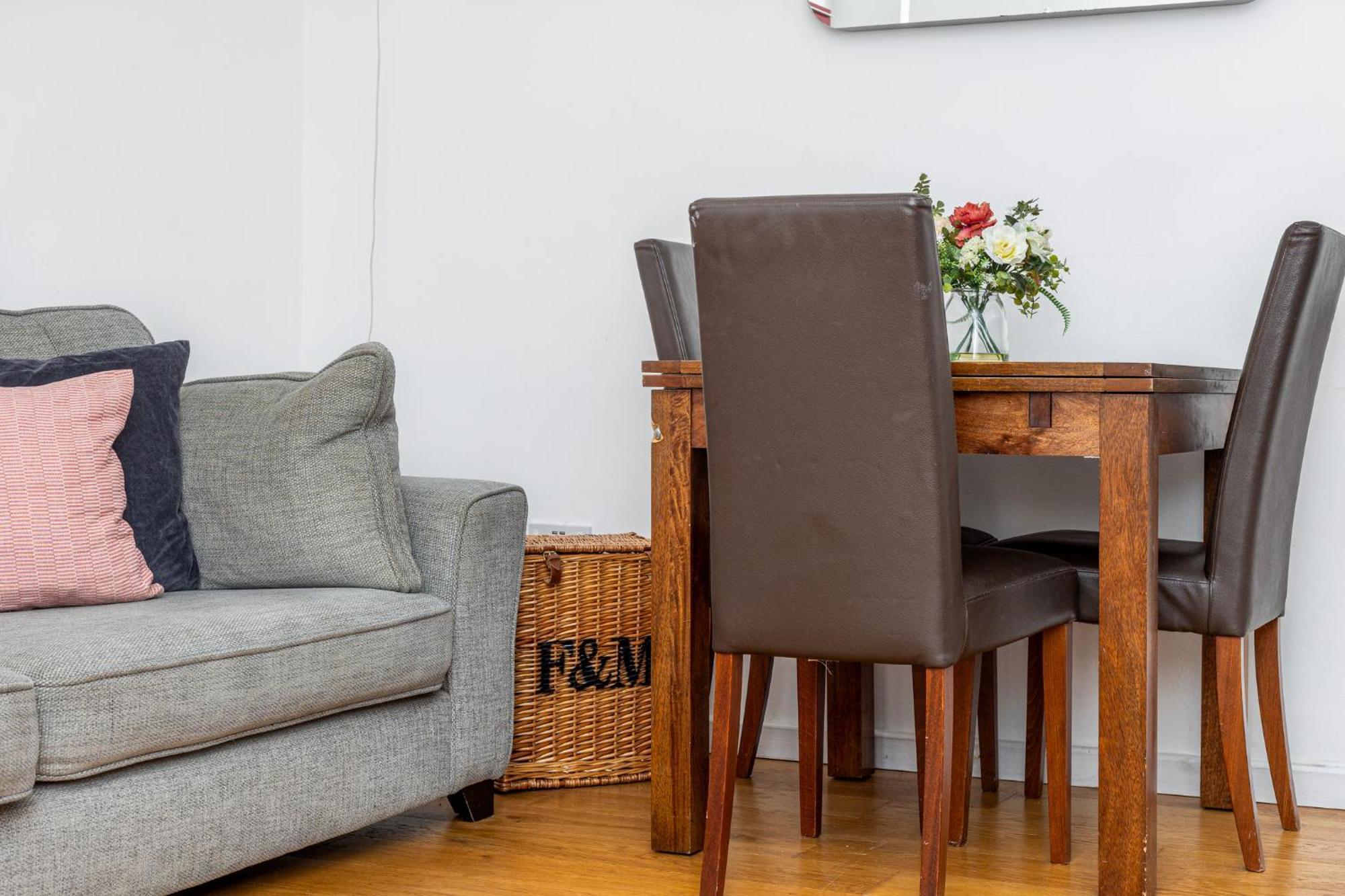 Appartement Newly Refurbished 2br Wbalcony In Vibrant Peckham Londen