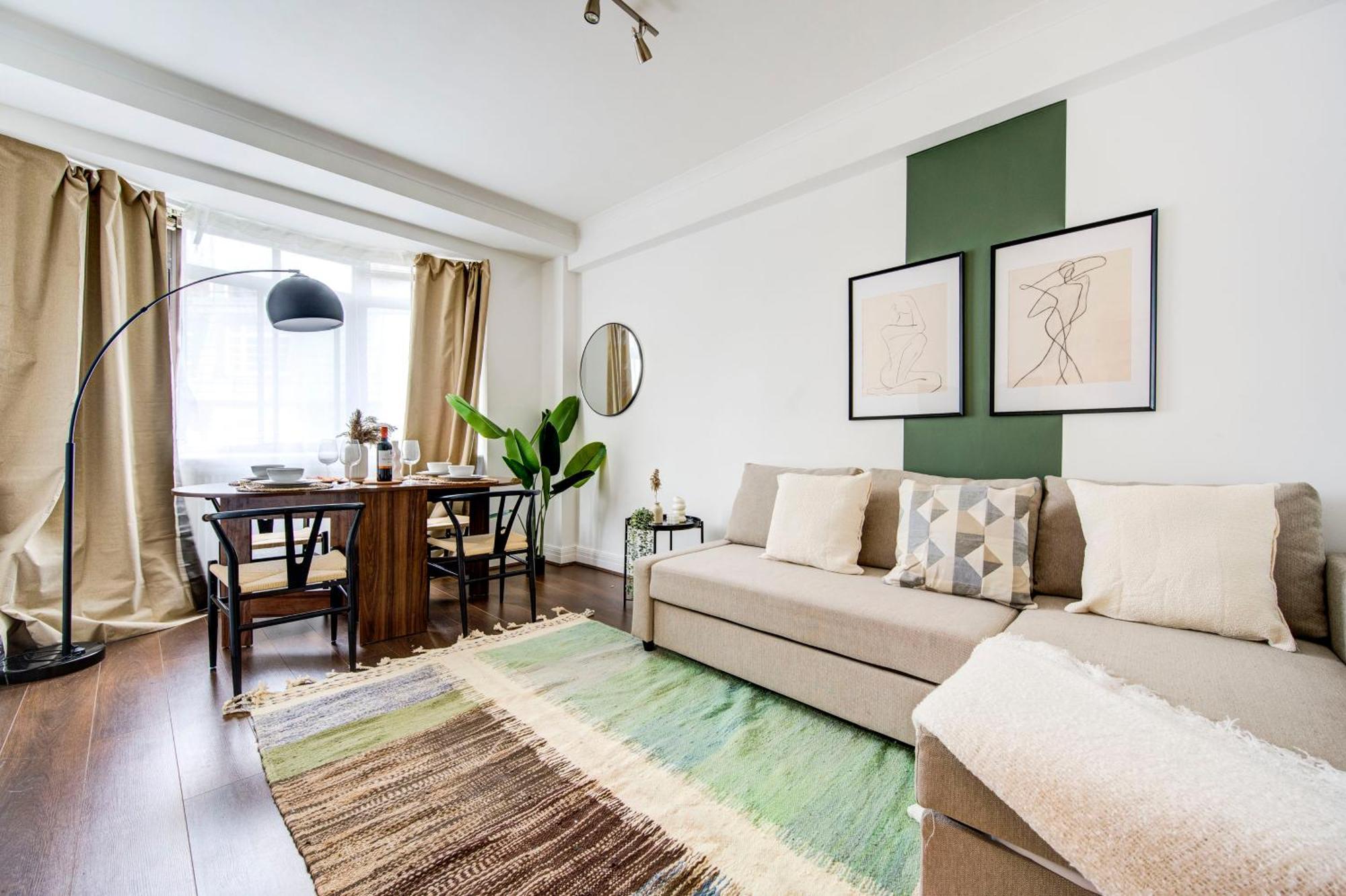 Oxford Circus Chic Modern Flat For 4 London