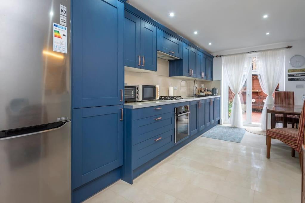 Stunning 3-bed House Appartement *